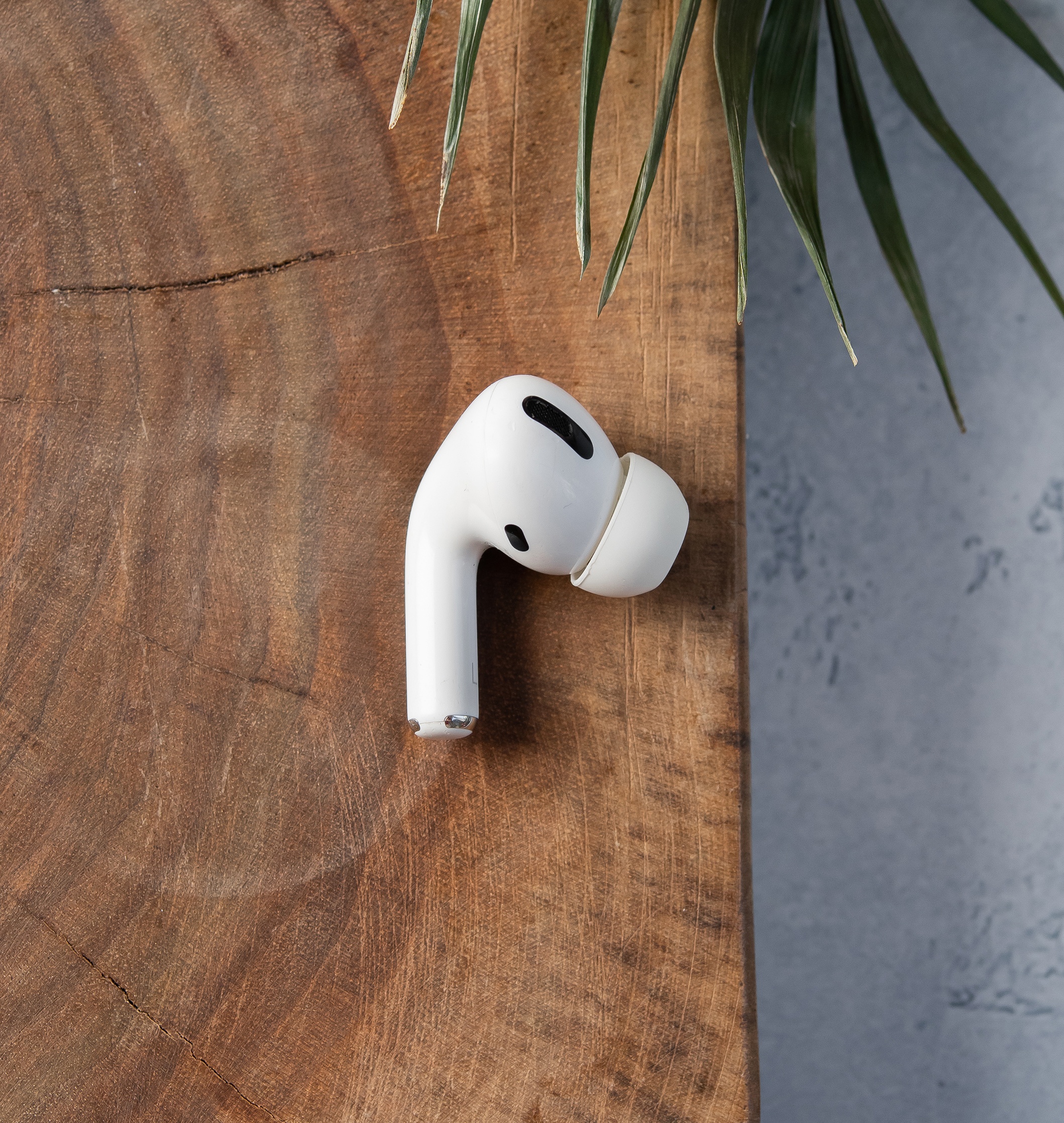 Оригинальный левый наушник AirPods Pro 1 , модель A2084 c гарантией 1 год