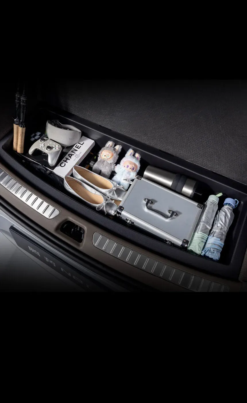 Xiami SU7 Ultra передние сиденья