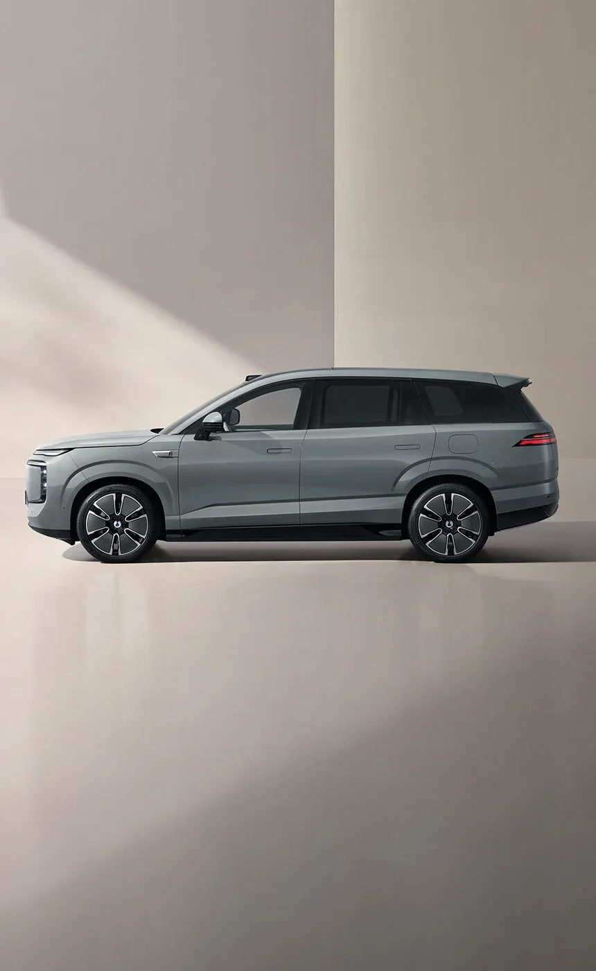 Xiami SU7 Ultra передние сиденья