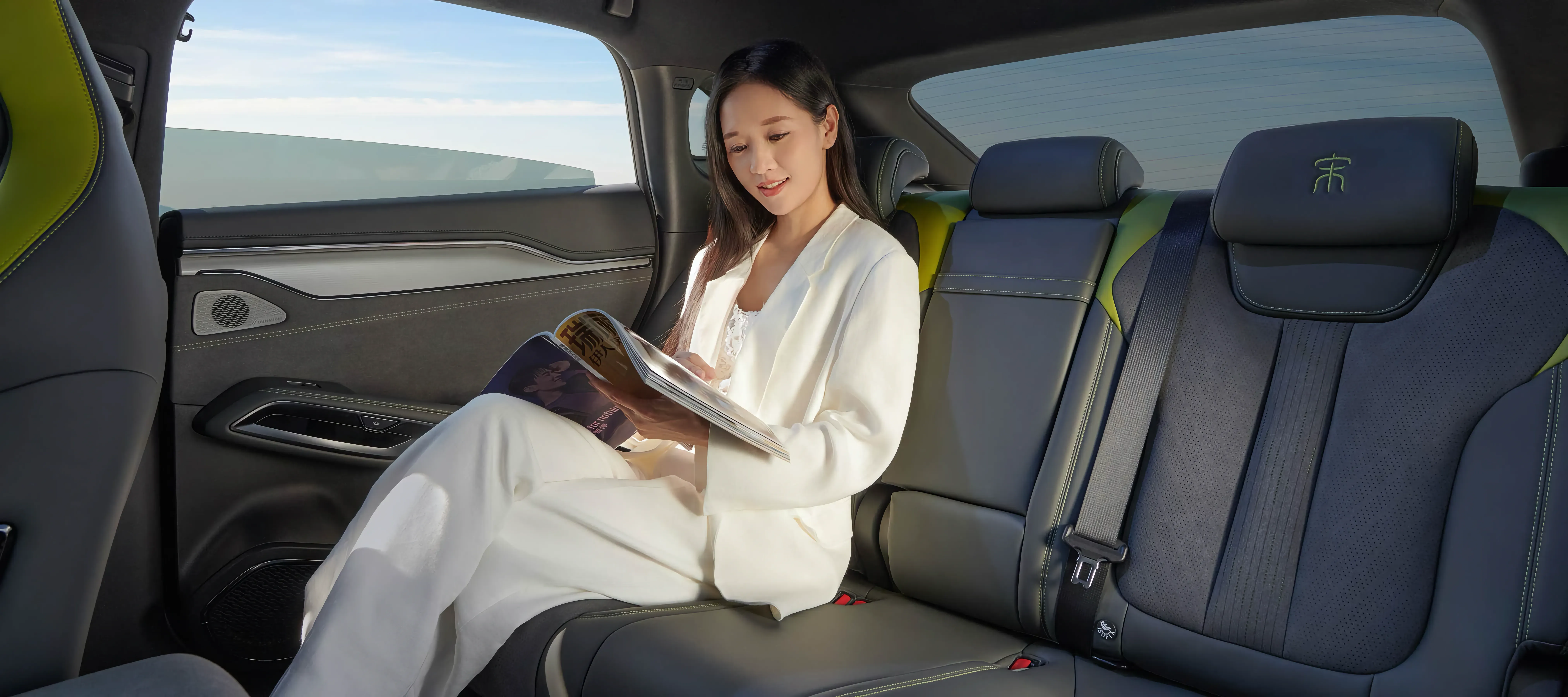 BYD Seagull салон передние сиденья