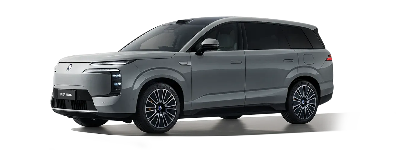 Xiami SU7 Ultra передние сиденья