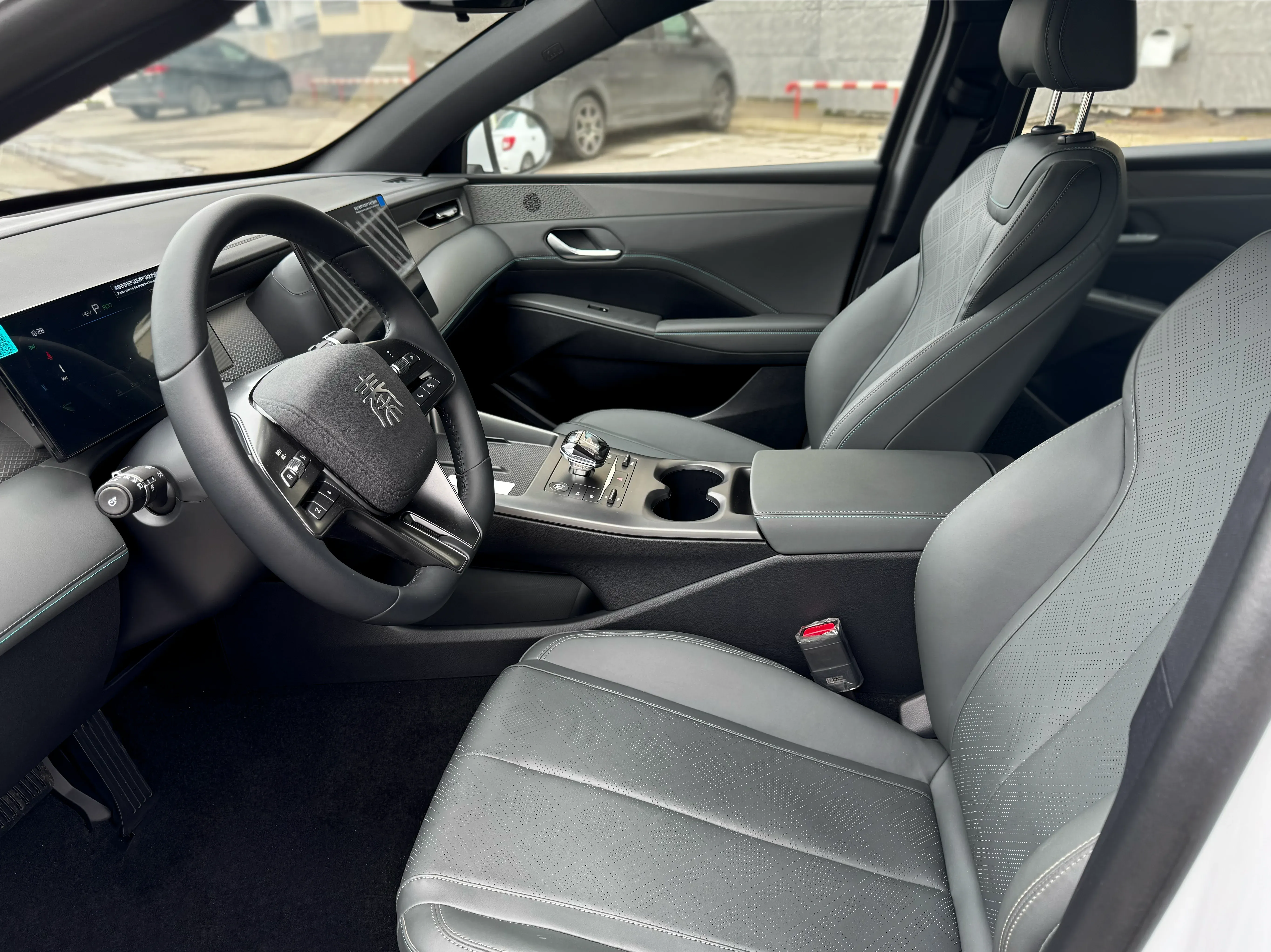 салон BYD Qin Plus DM-i в Москве