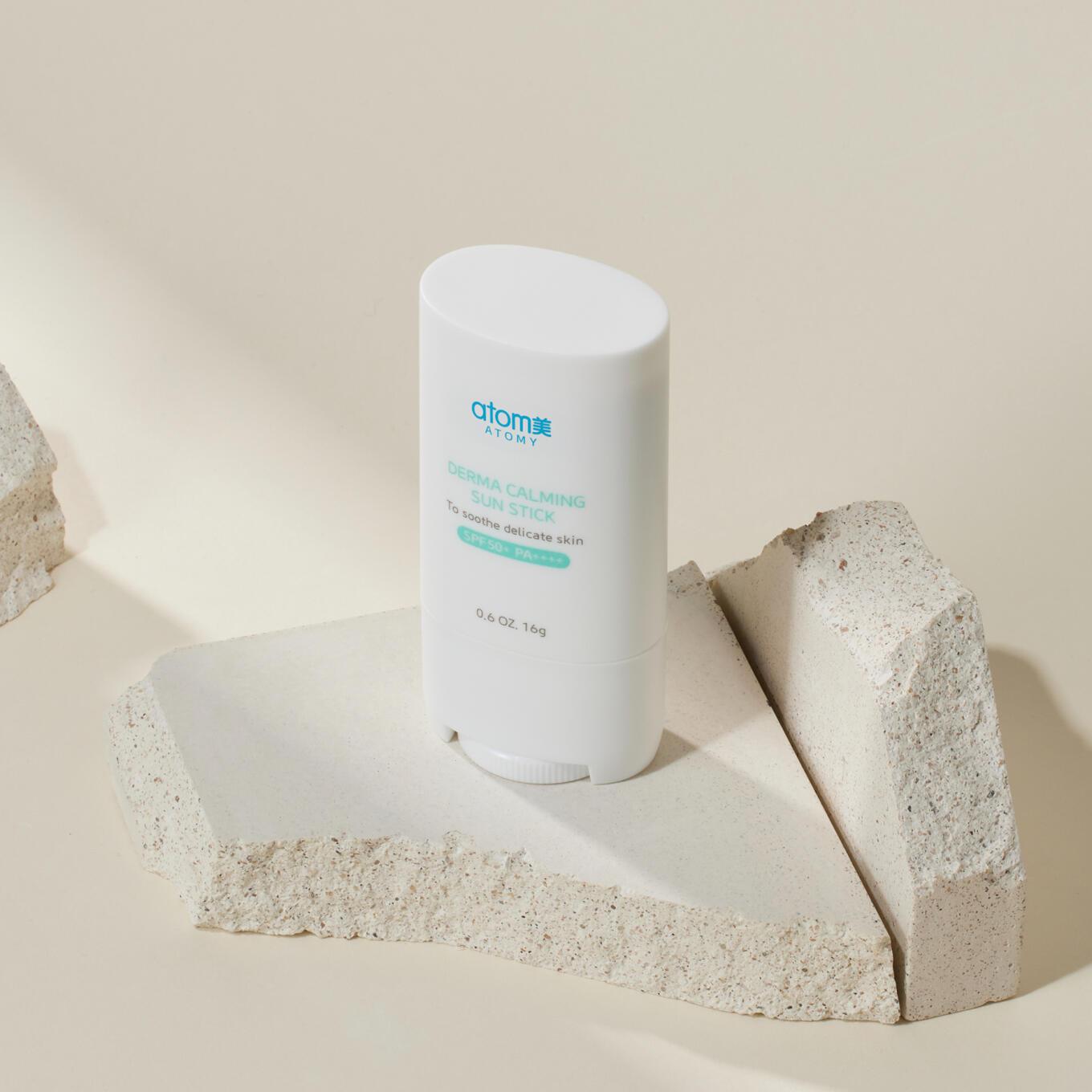Атоми Успокаивающий Солнцезащитный Стик для лица