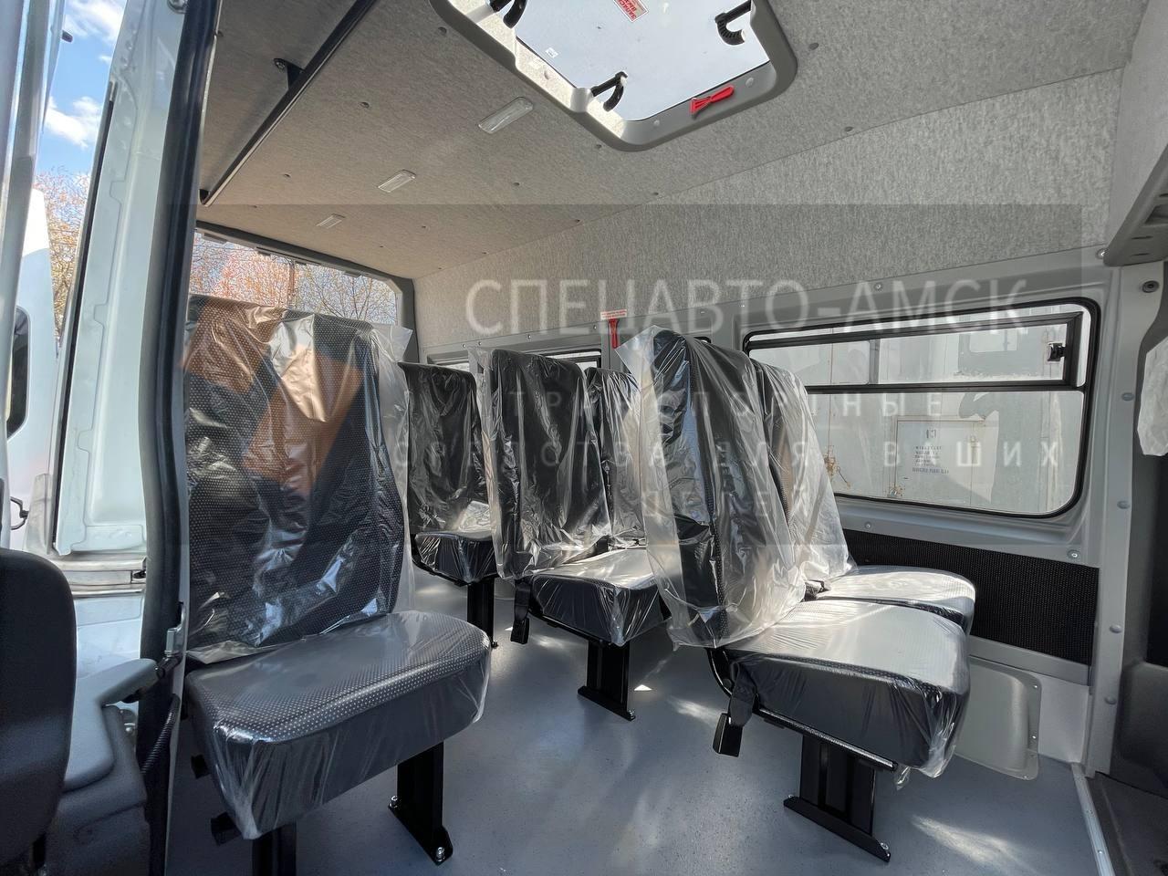 АВТОБУС ГАЗЕЛЬ NEXT A65R33, вид из входных дверей