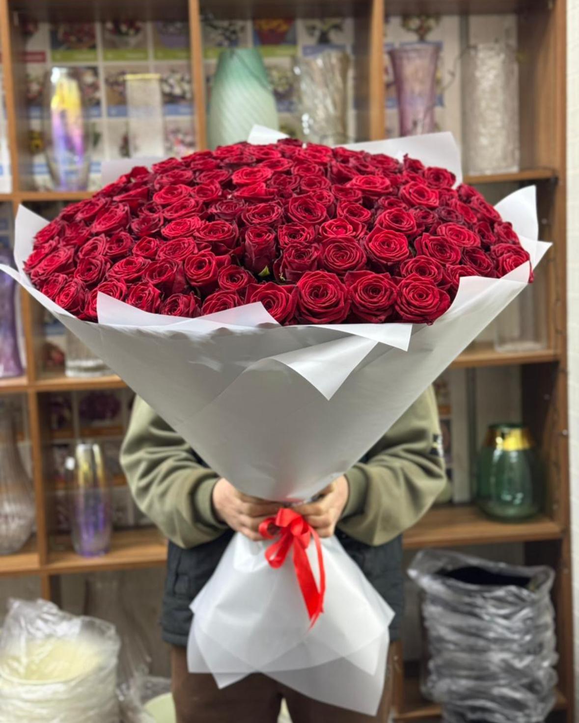 Букет цветов 101 красная роза 1 метр, Эквадор