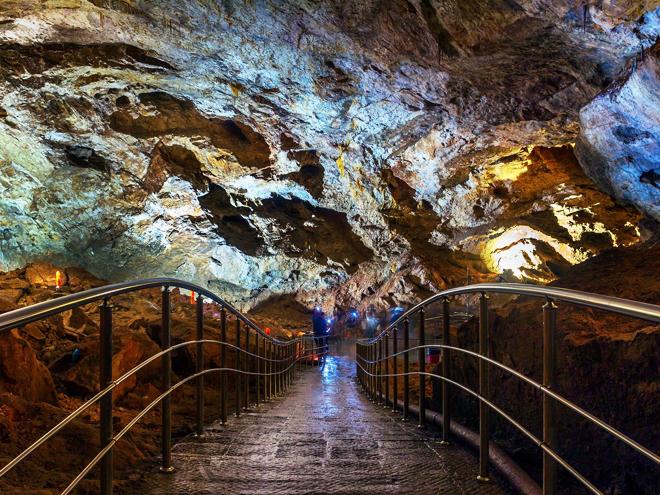 дорожка в пещере