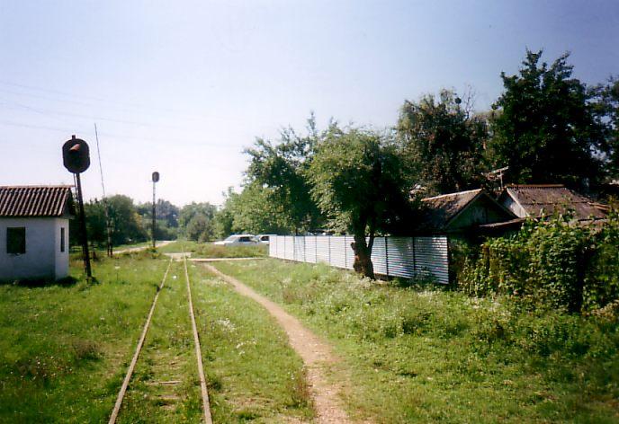 2003 улица Спорта, слева сохранившийся до наших дней домик железнодорожного смотрителя