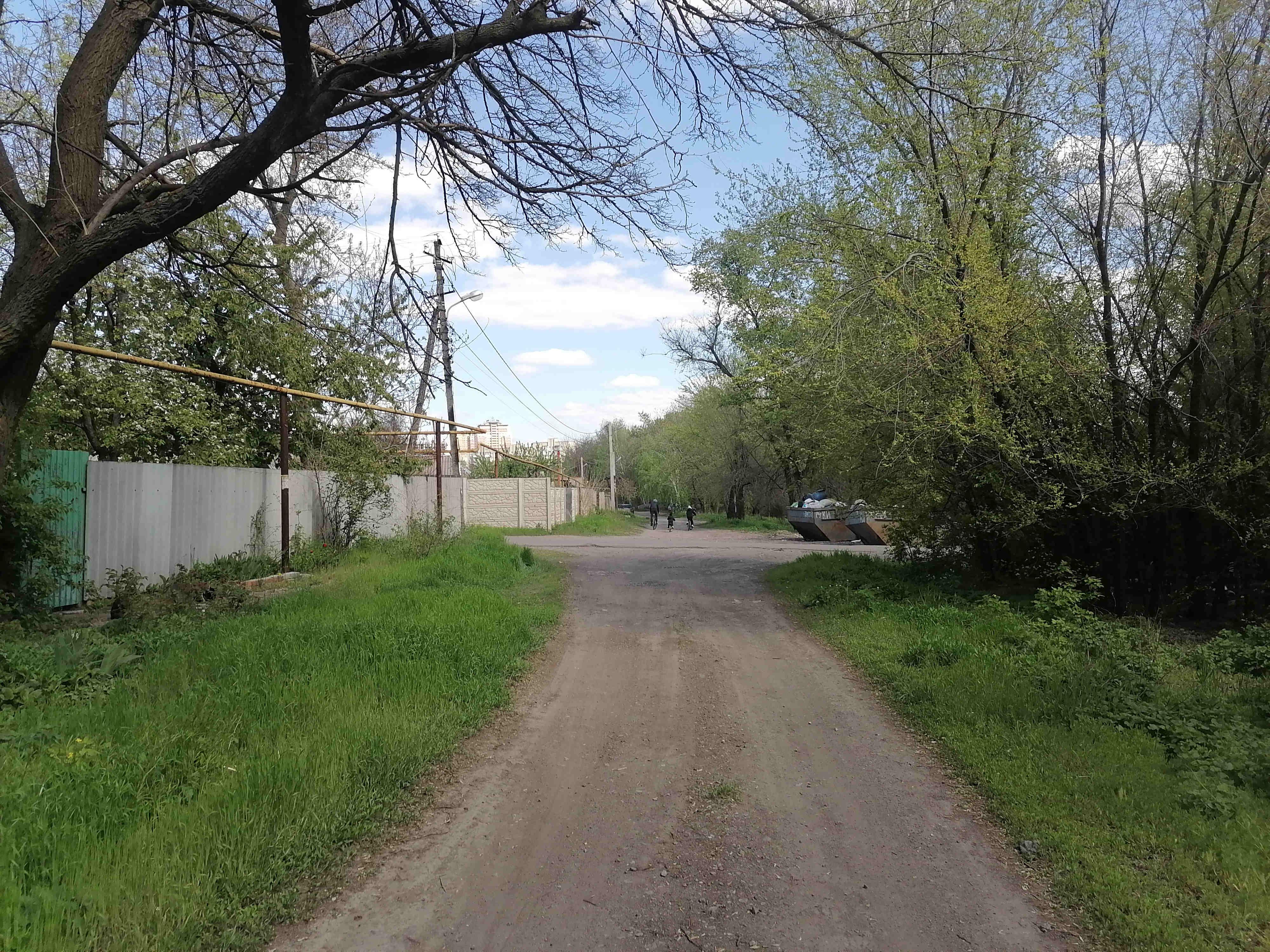 Вид с улицы Тихая на пересечение с улицей Панкратовой