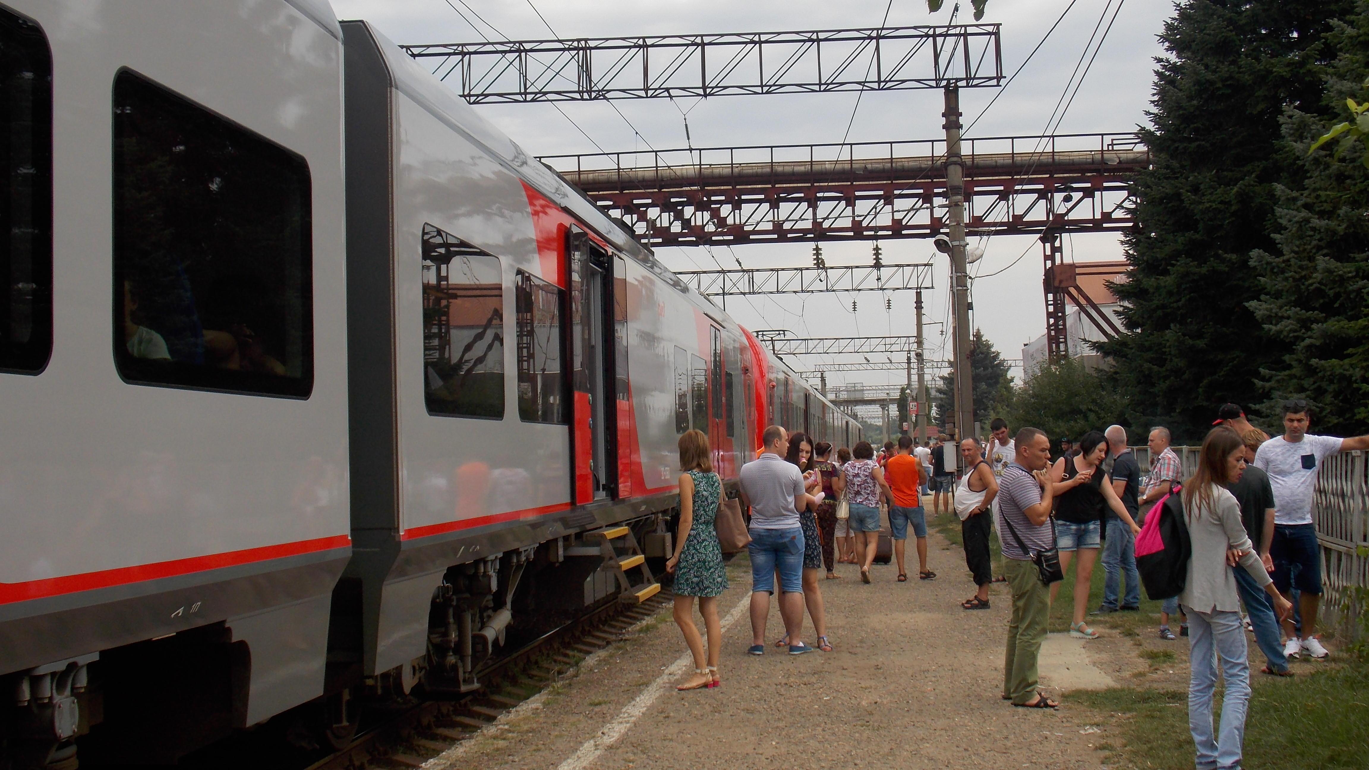 Горячий Ключ, стоим на первом пути, скоро отправление