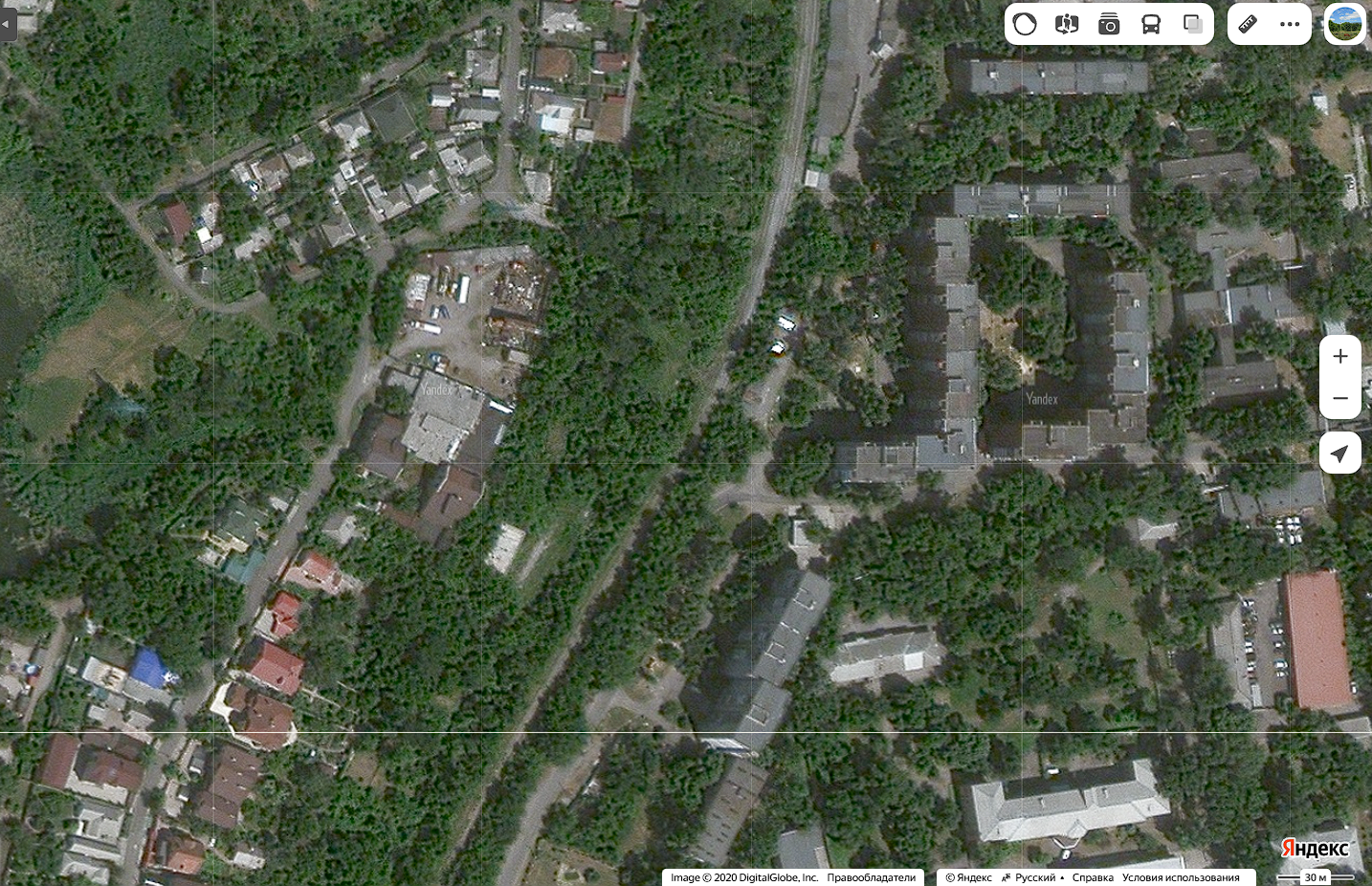 Улица Артема, вид на мост двухпутного жд пути Передача - ДМЗ