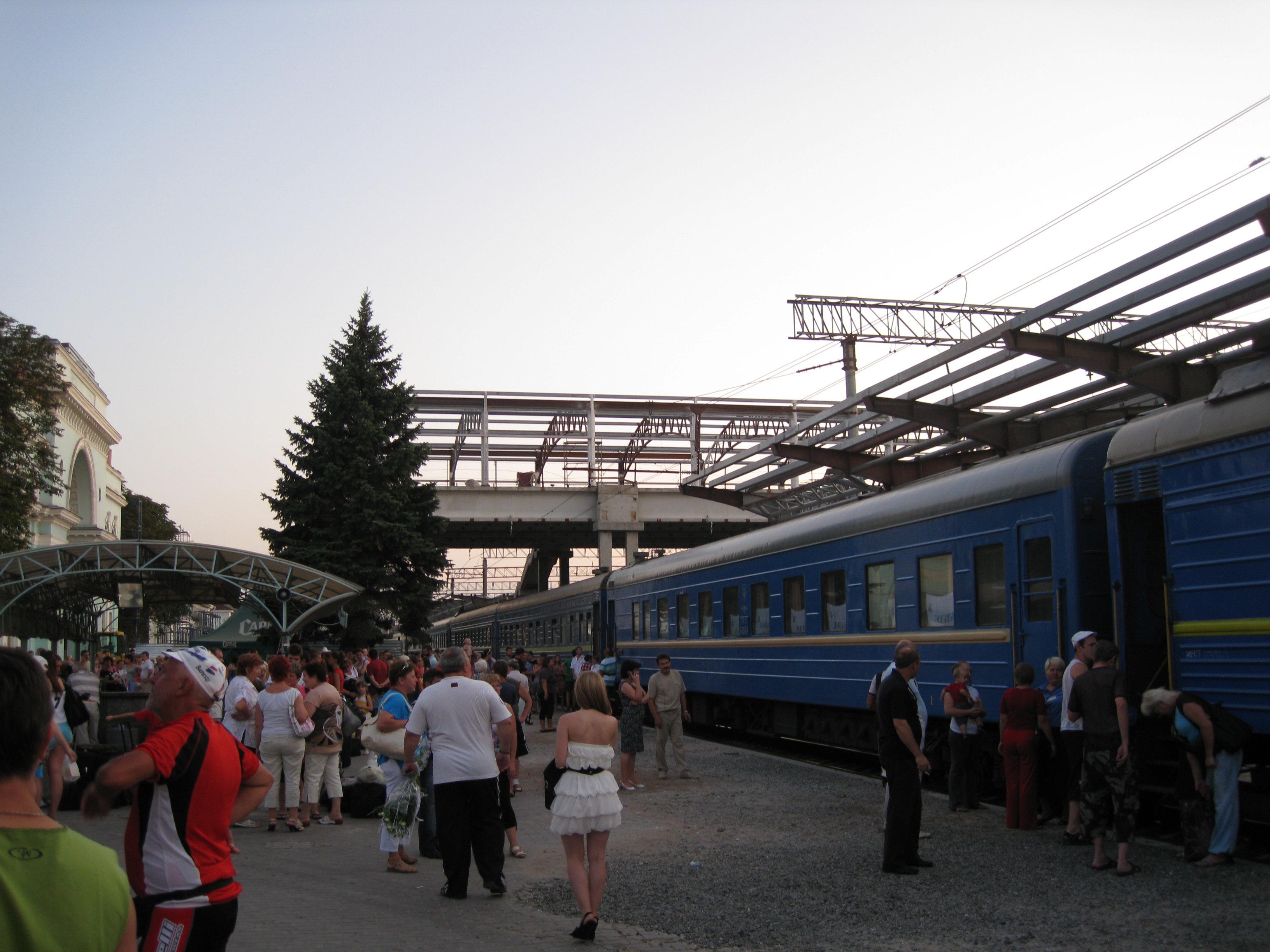 Вечерняя станция Донецк, июль 2011
