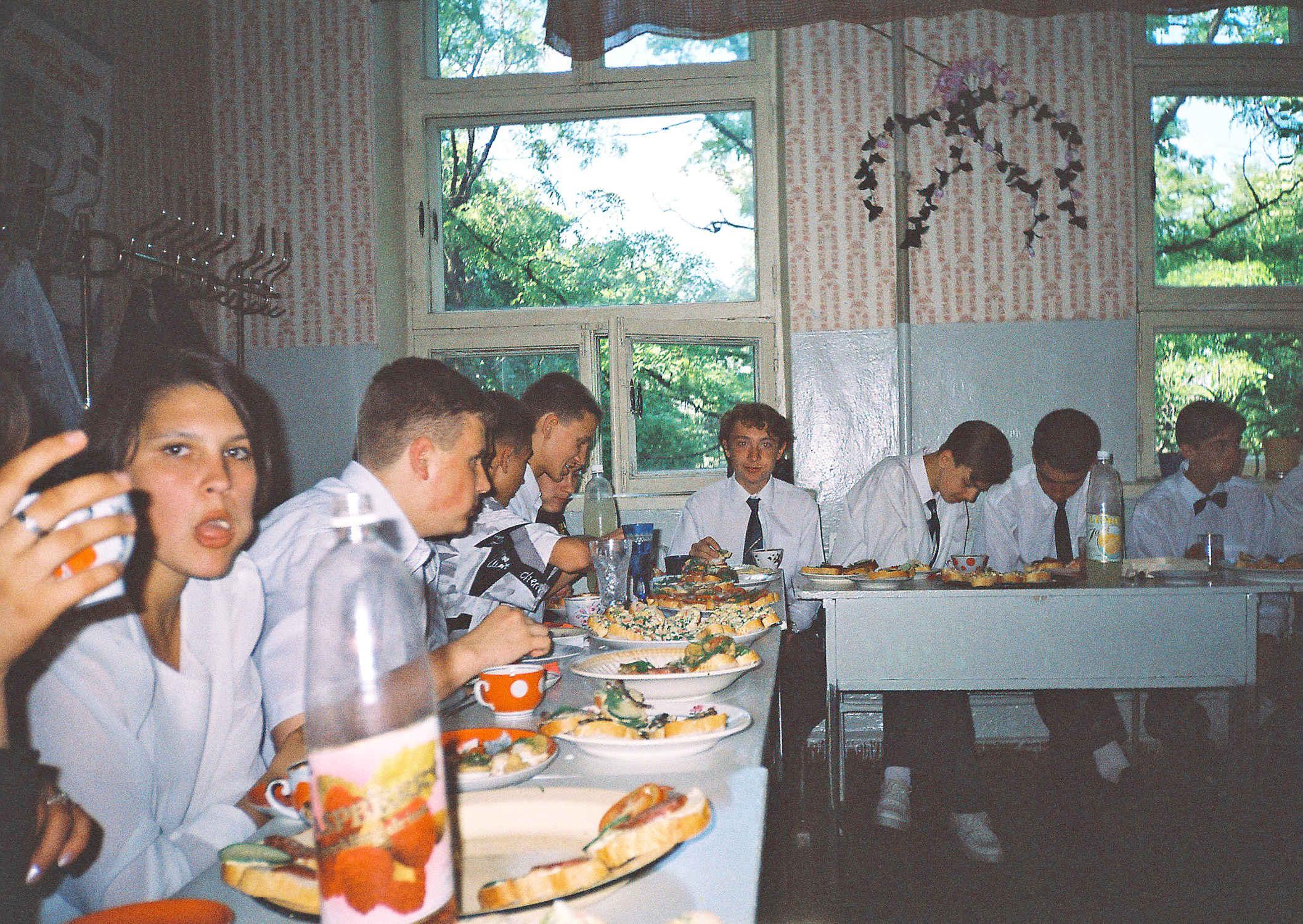 1997 июнь, выпускной, приятного аппетита!