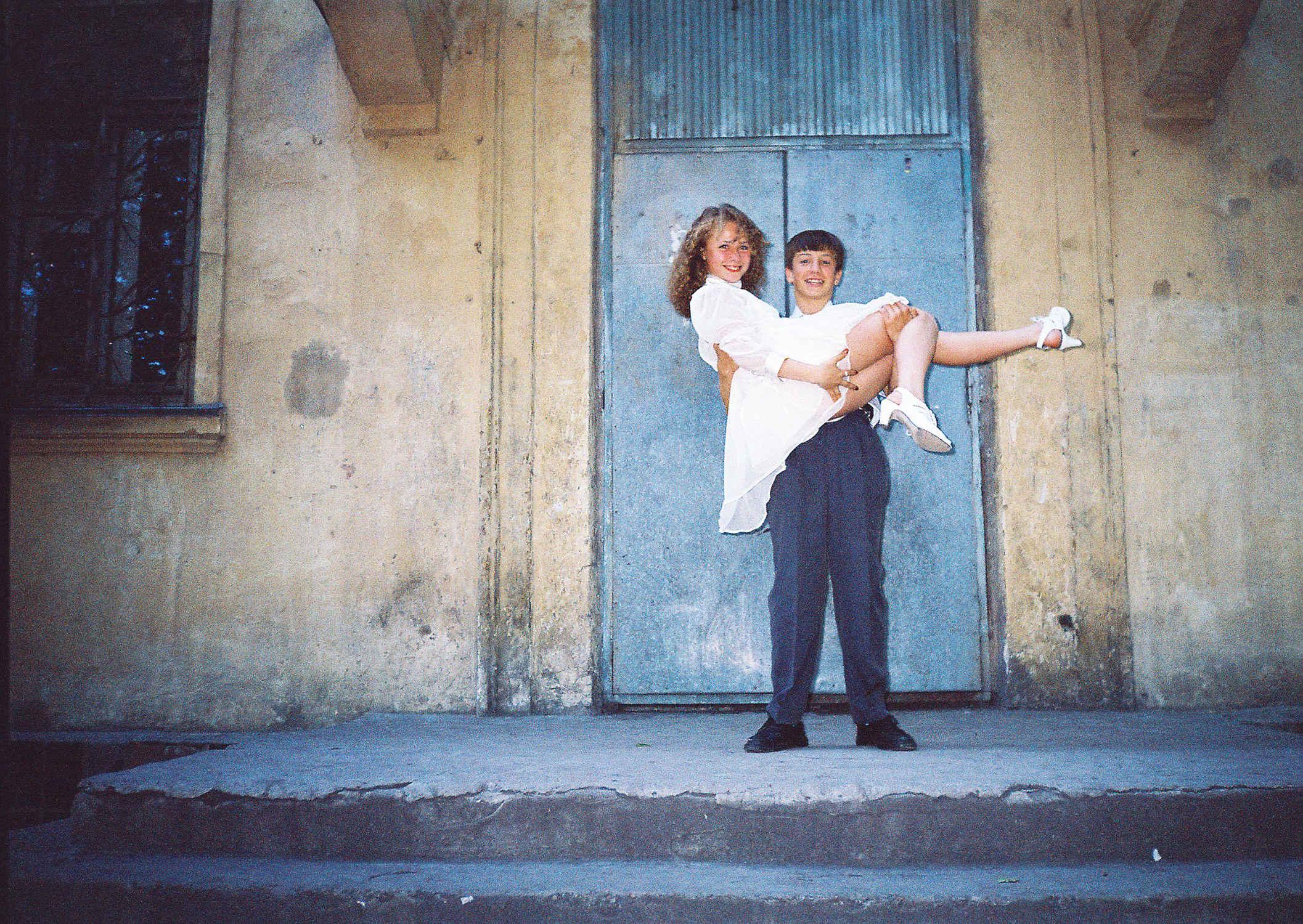 1997 июнь, выпускной НСШ №24, со школьной скамьи сразу в ЗАГС, шутка)))