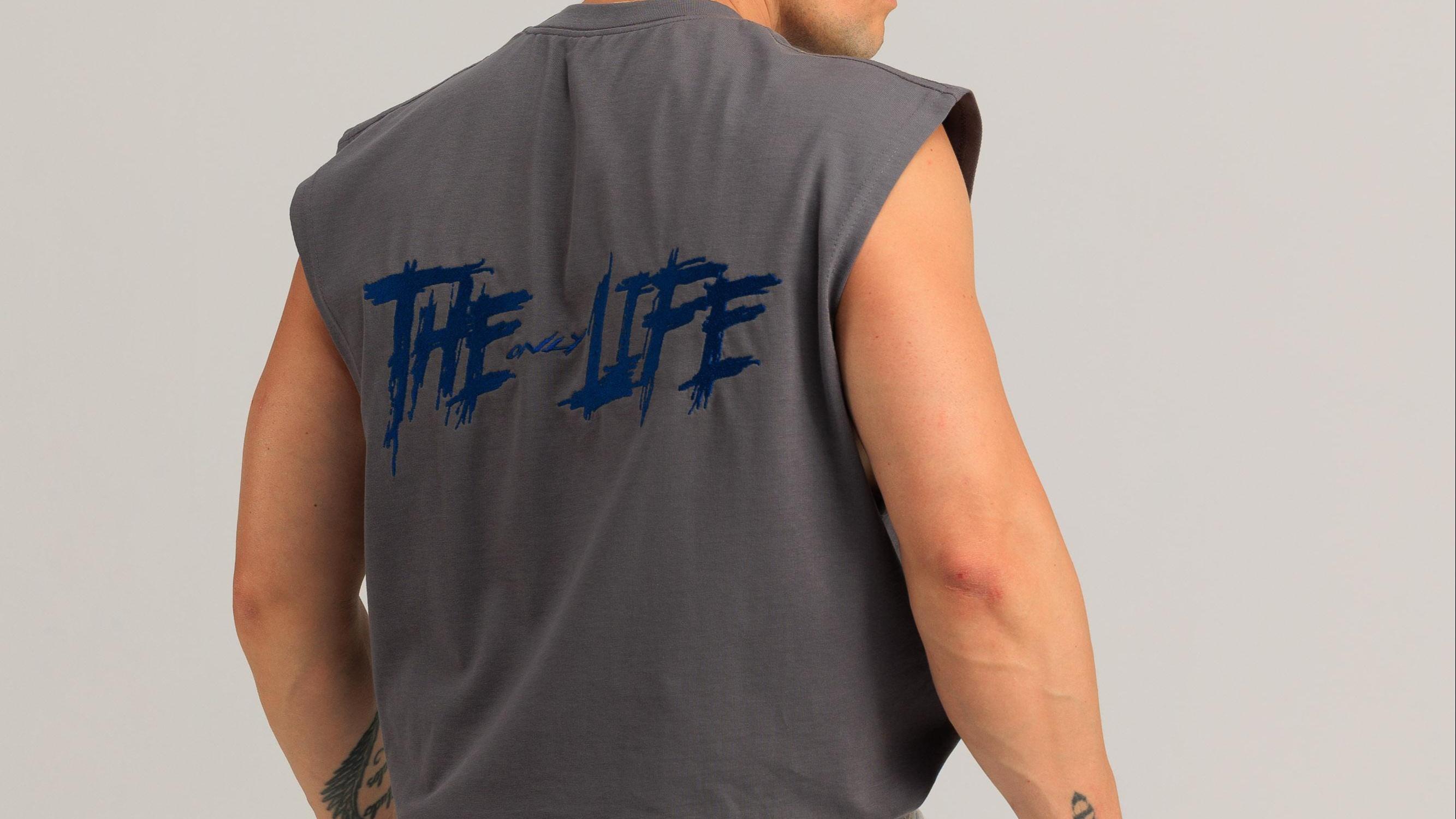 Серая майка THE ONLY LIFE 