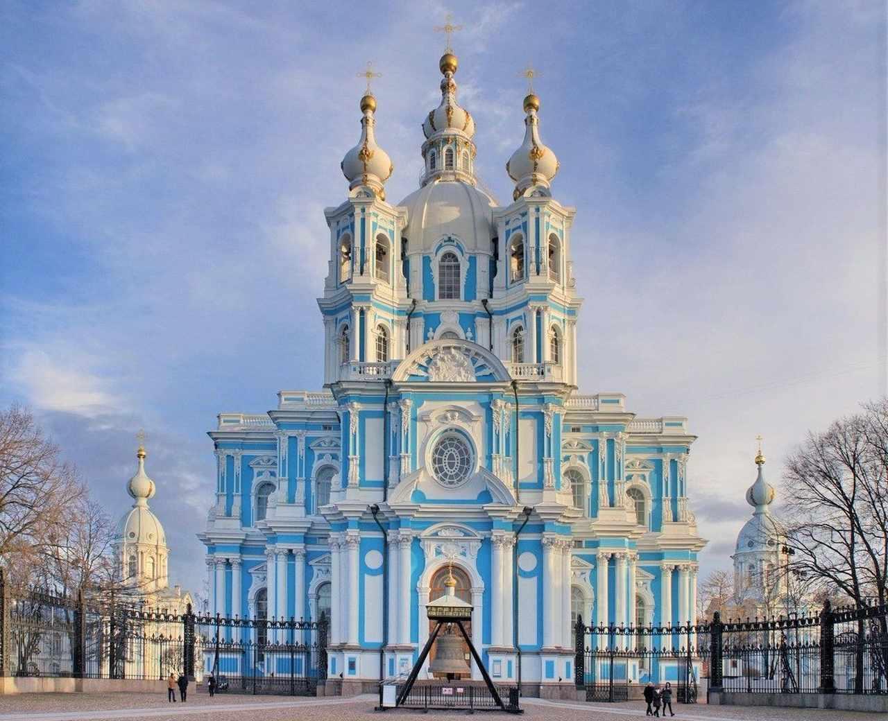 Смольный собор