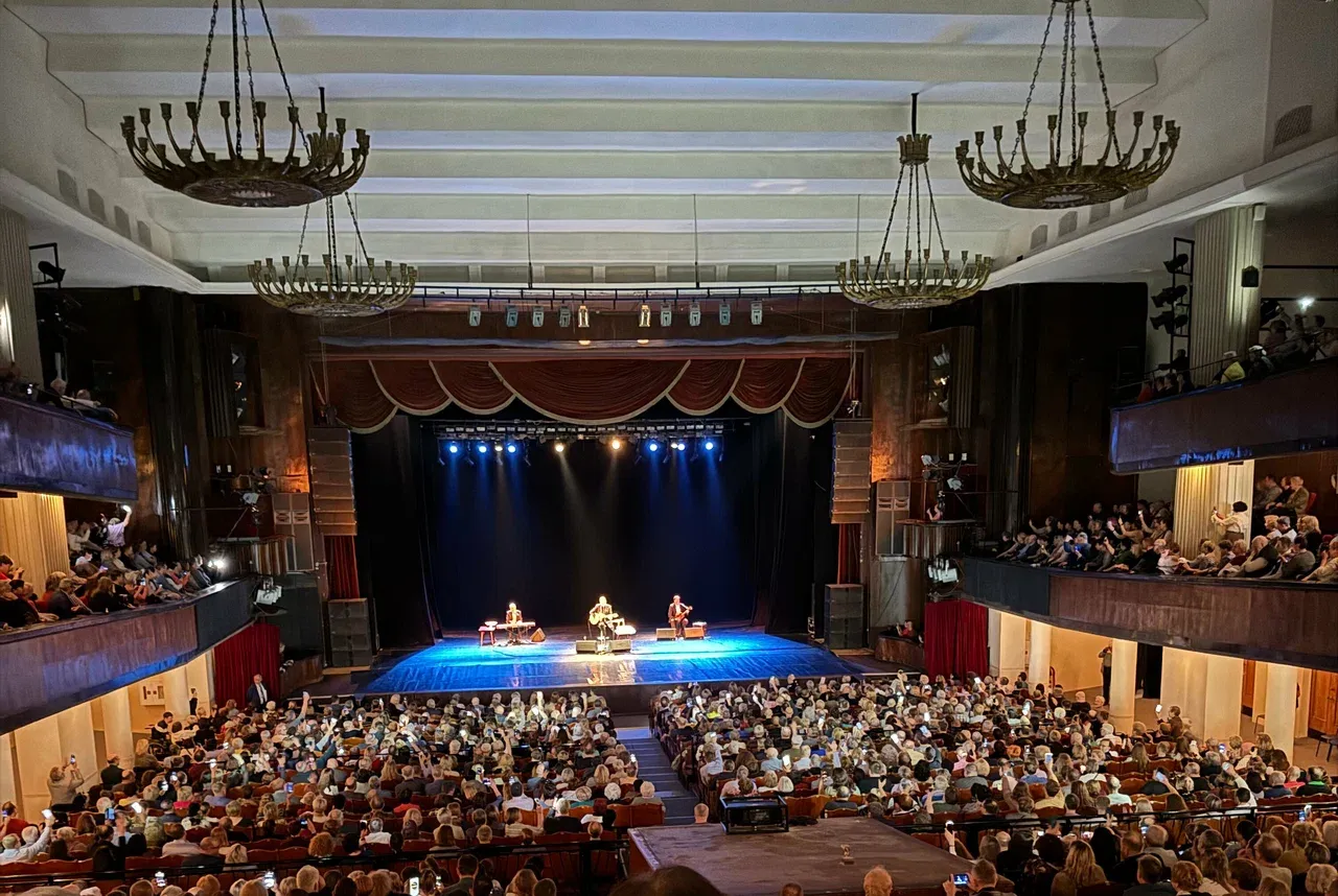 Театр Ленсовета на Владимирском проспекте