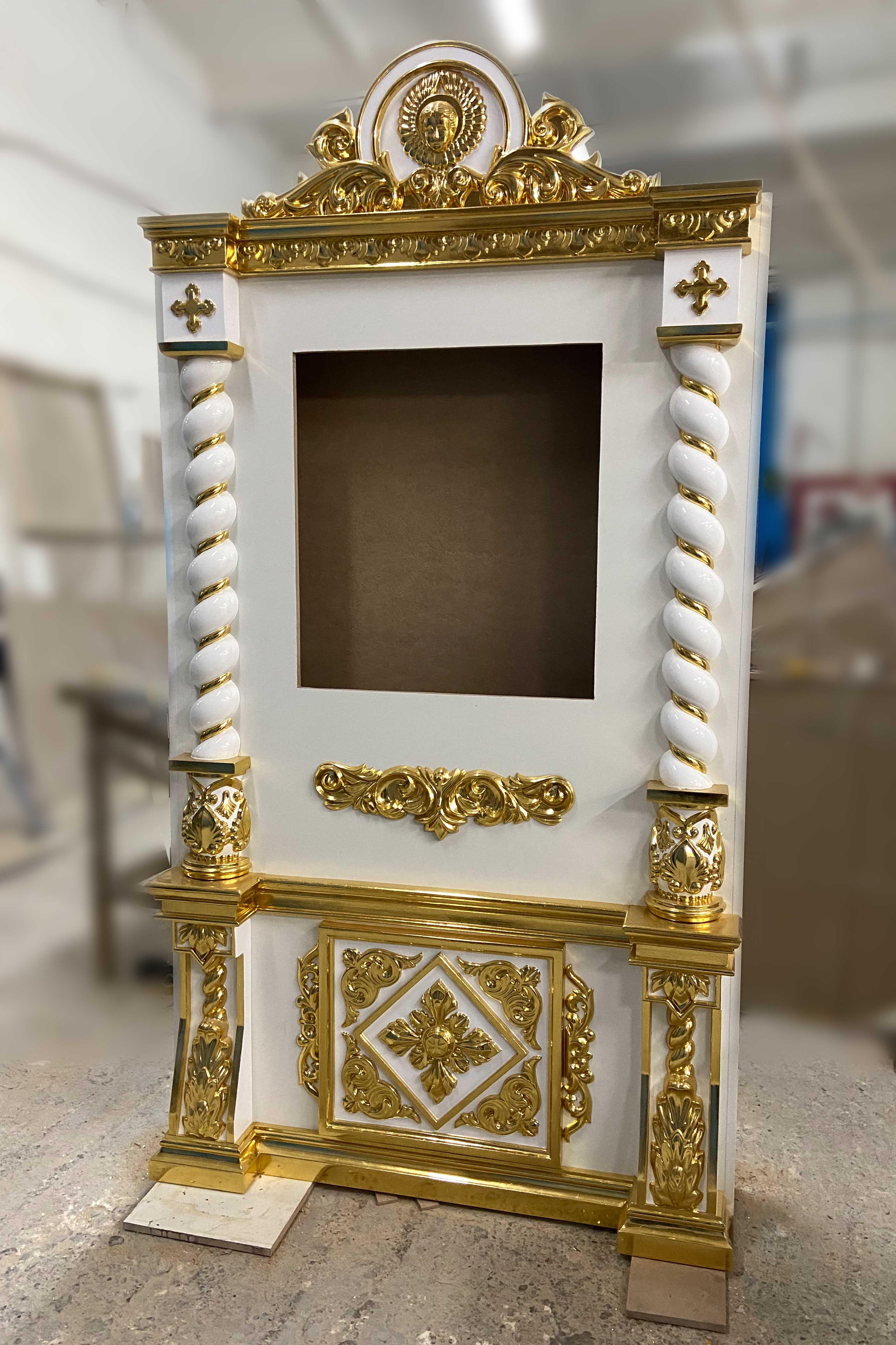 киот под икону заказчика, стеклопластик, поталь