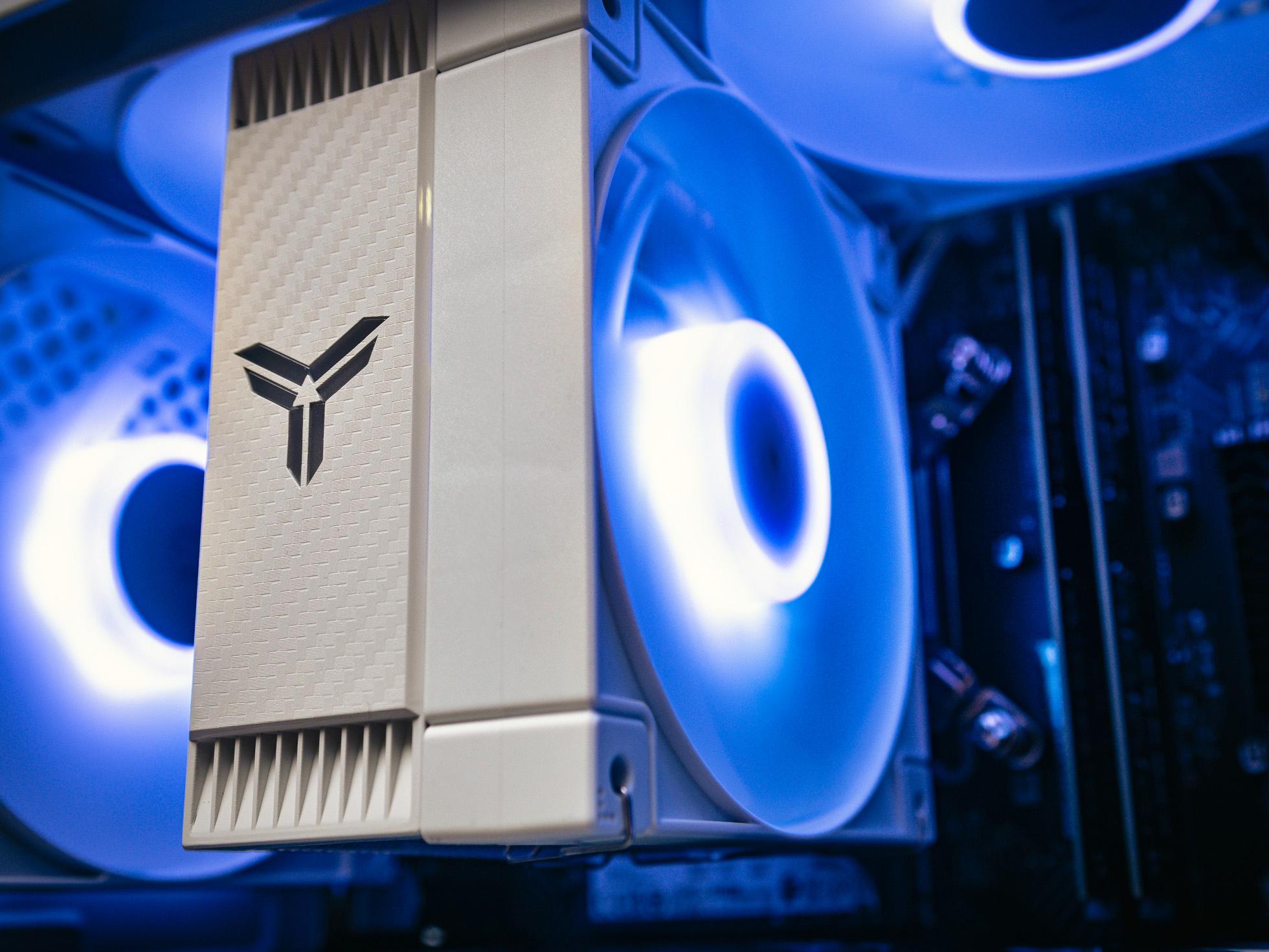 Игровой компьютер SNOW в корпусе Ginzzu CL520 White  на Intel core i5 12400F и RTX 4060 в Custom shop