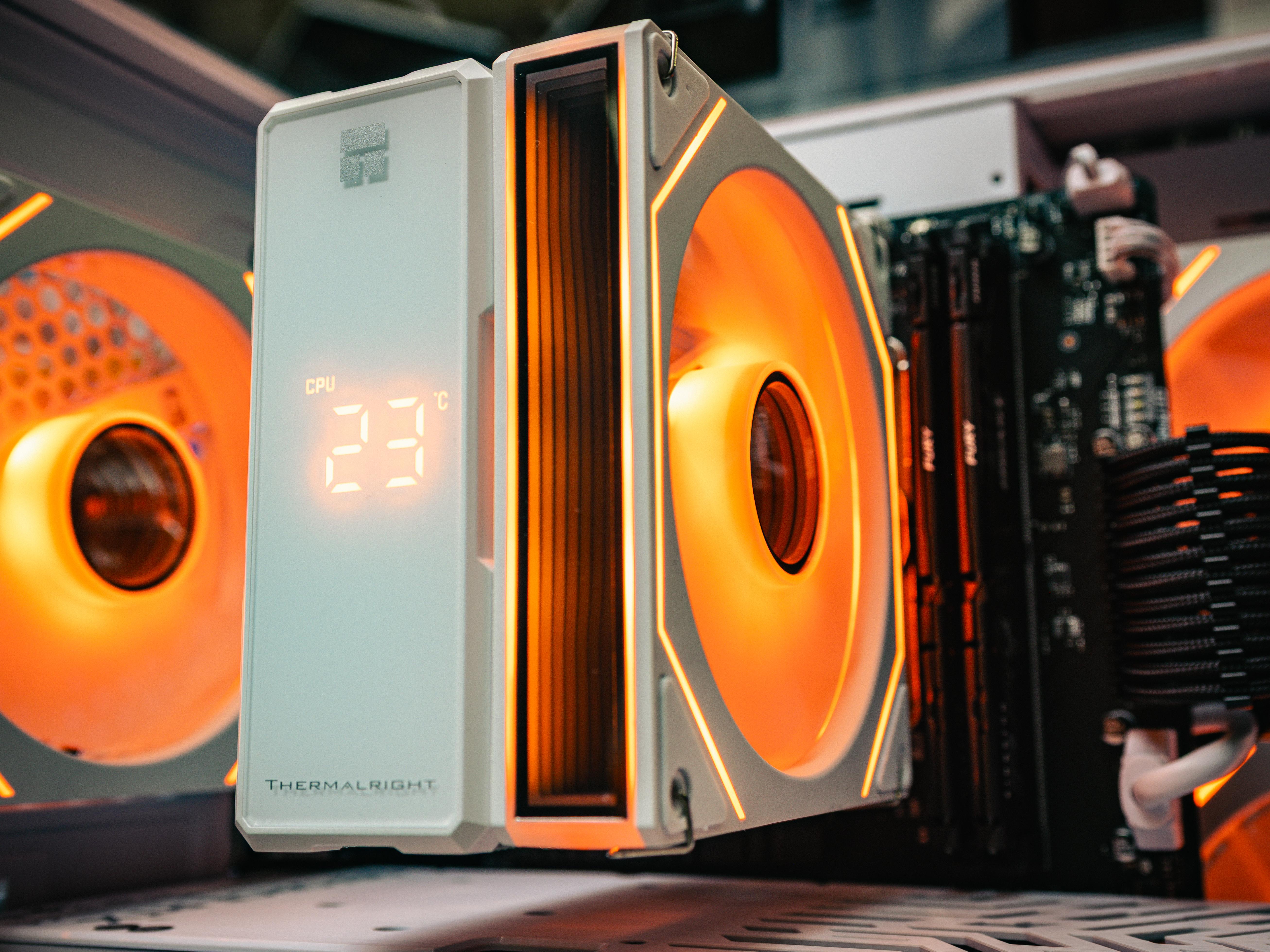 Мощный игровой компьютер в корпусе AOC CG389 Black  на базе процессора Ryzen 5 7500F + RTX 5060