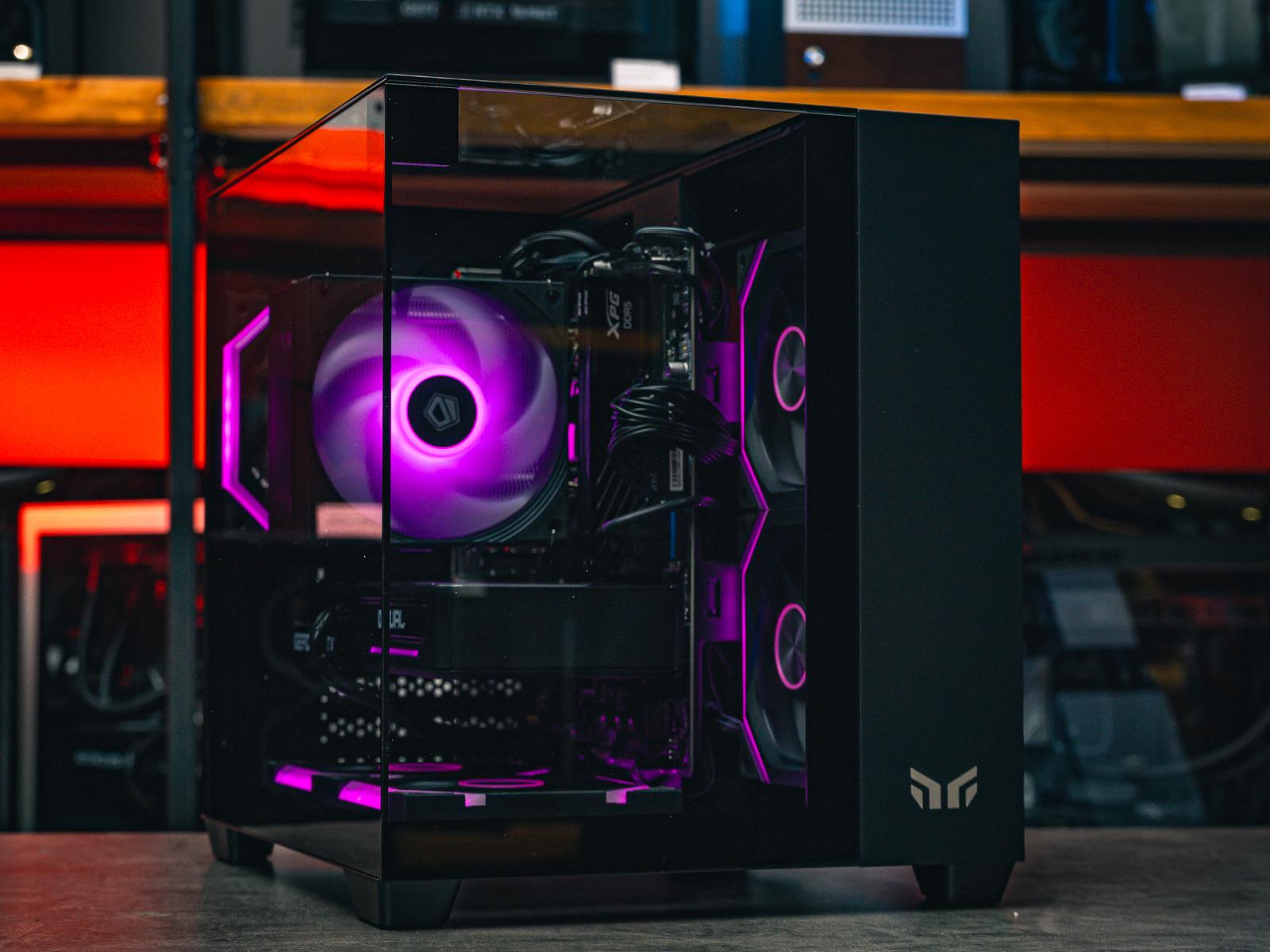 Мощный игровой компьютер в корпусе AOC CG389 Black  на базе процессора Ryzen 5 7500F + RTX 5060