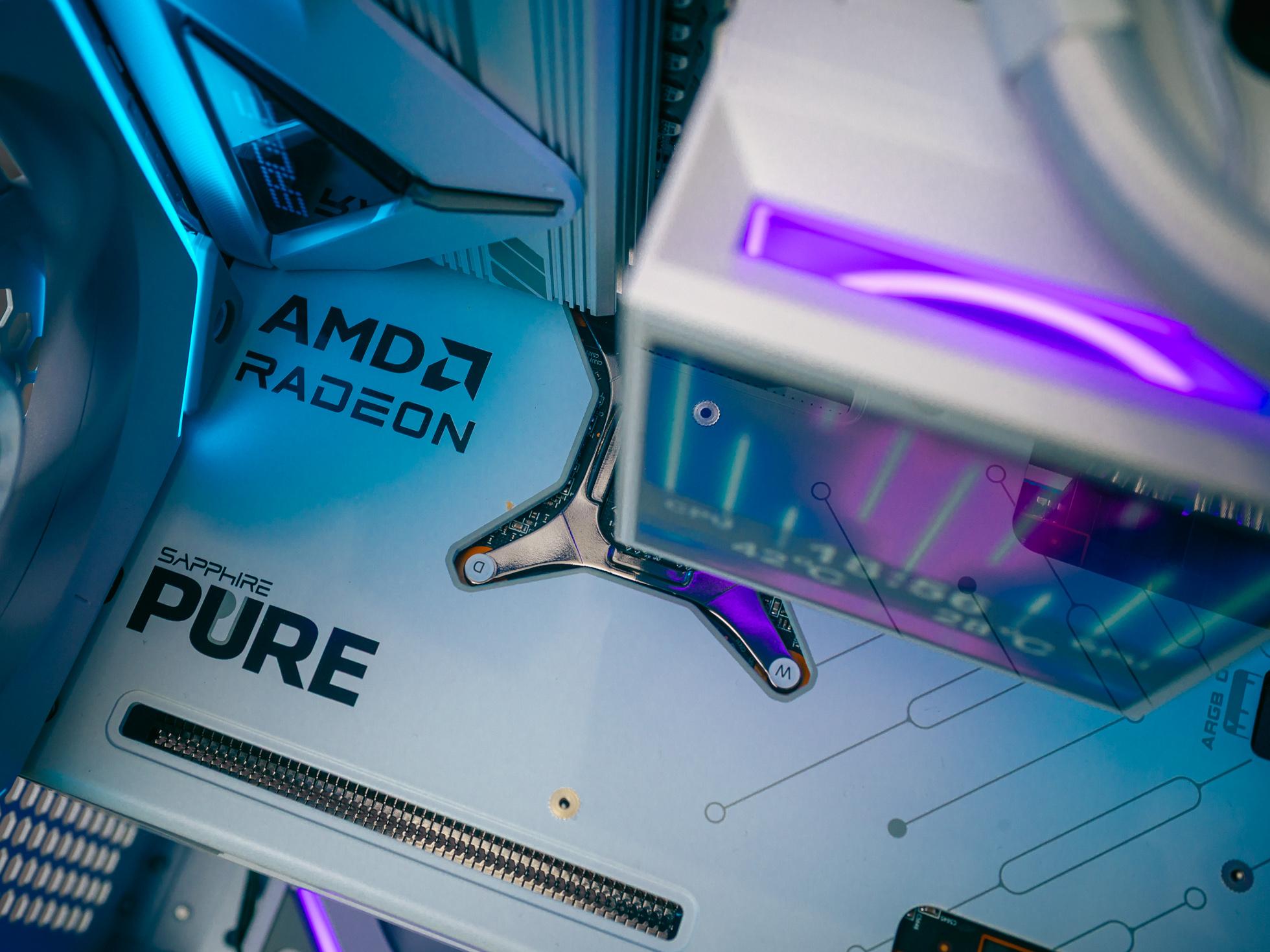 Компьютер в корпусе LIAN LI O11 Vision / 9800X3D / RX 9070XT