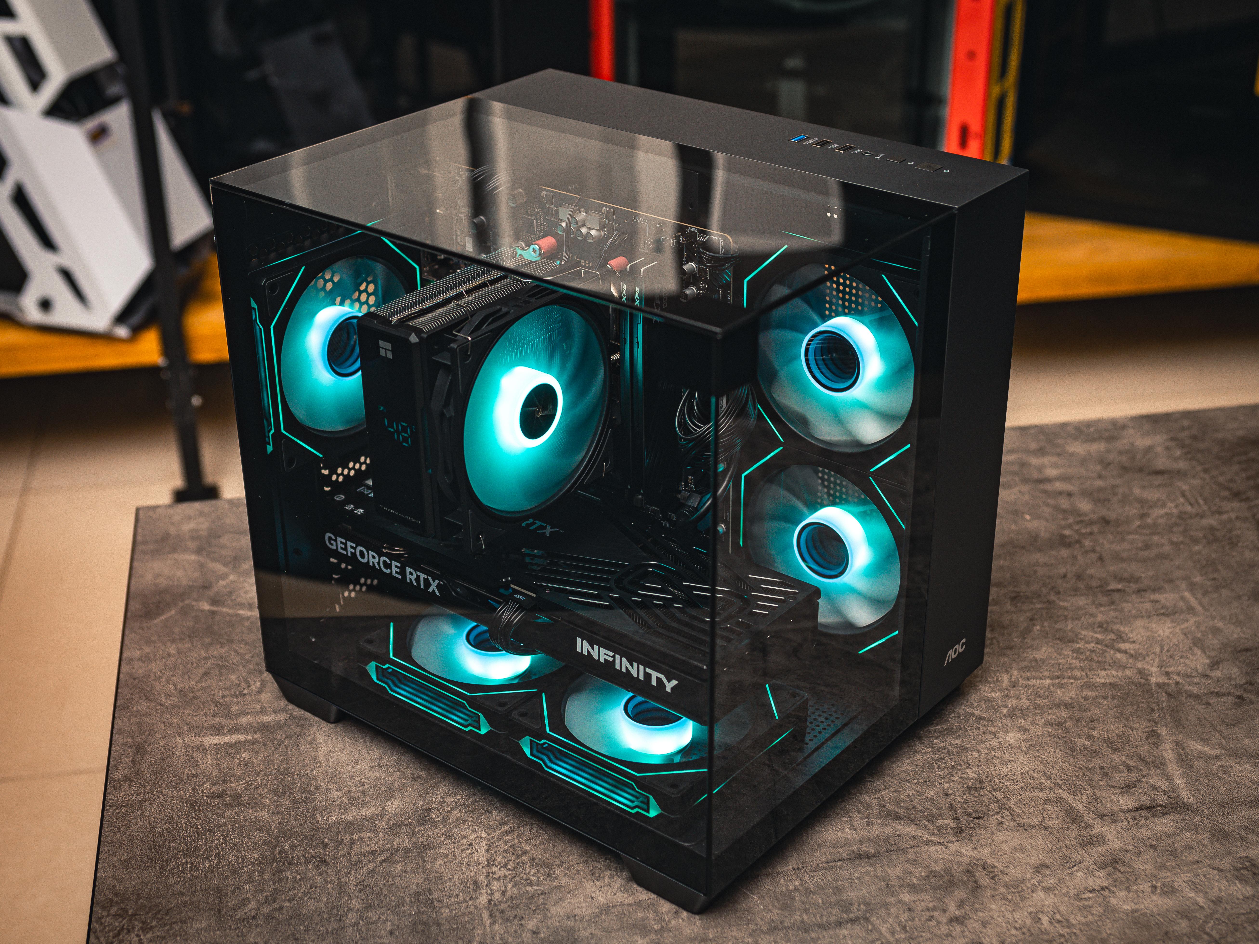  рпусе AOC CG389 Black  на базе процессора Ryzen 5 7500F + RTX 5070