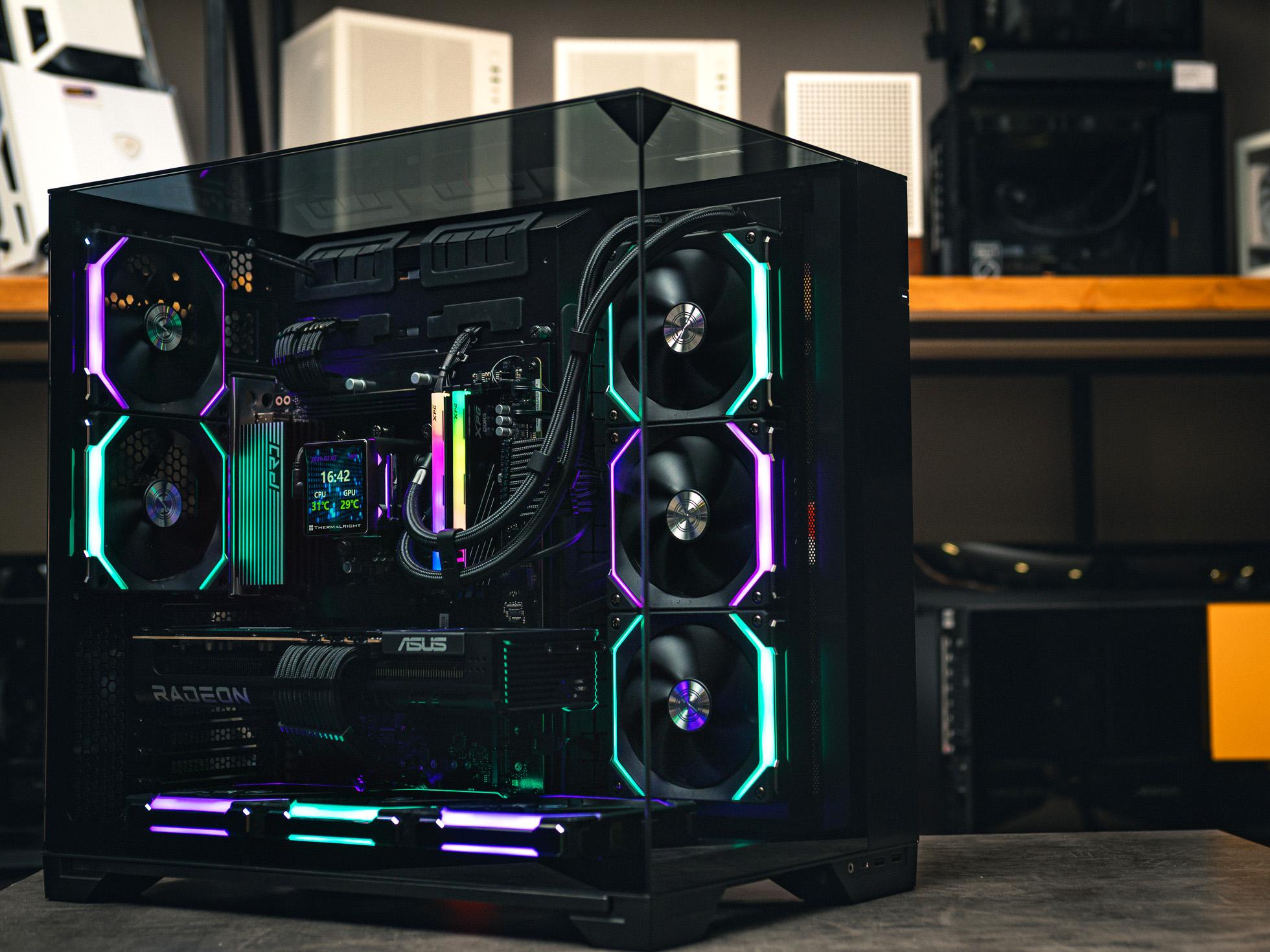 Компьютер в корпусе LIAN LI O11 Vision / 9800X3D / RX 9070XT