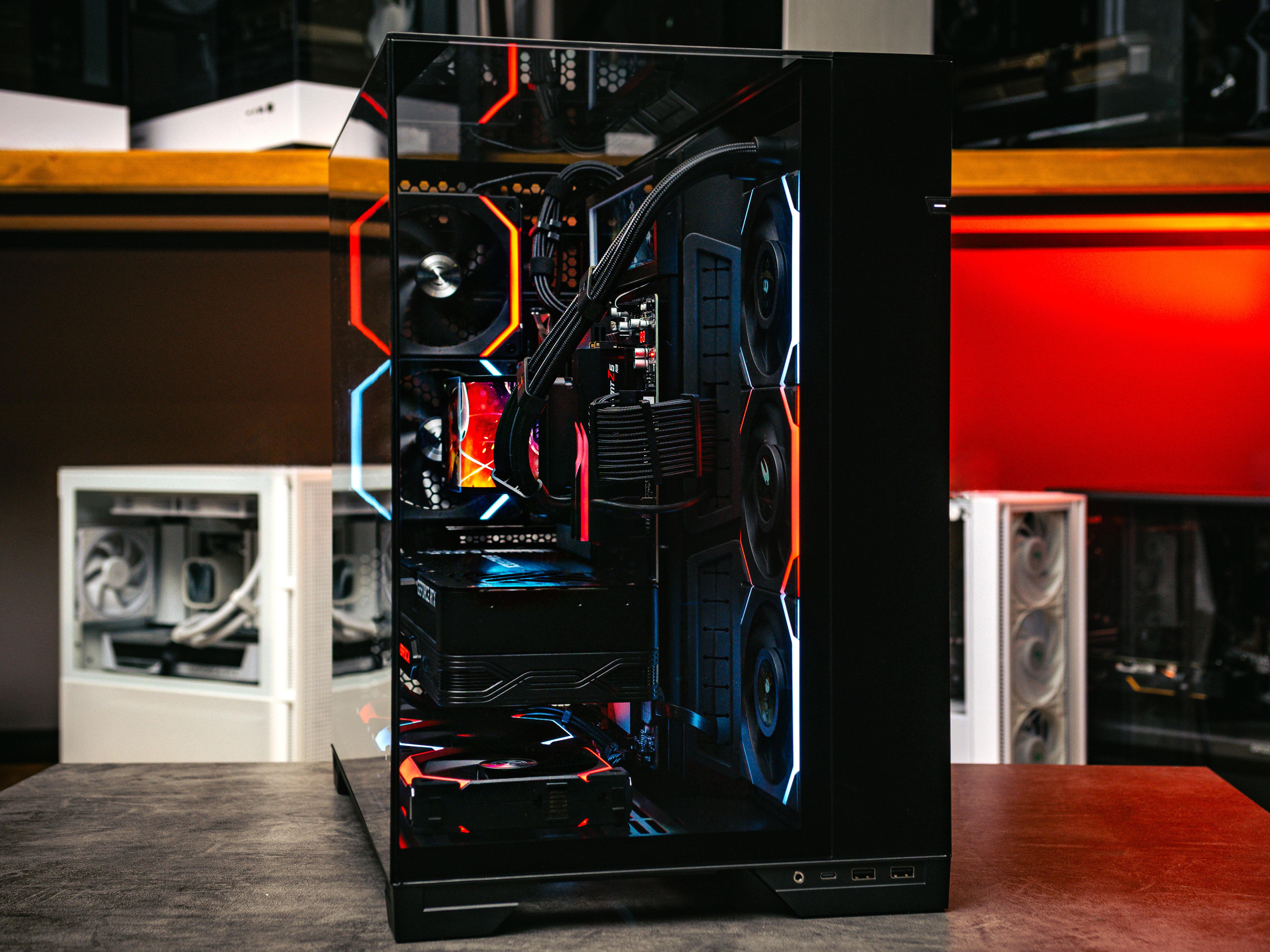 Компьютер в корпусе LIAN LI O11 Vision / 9800X3D / RTX 5080