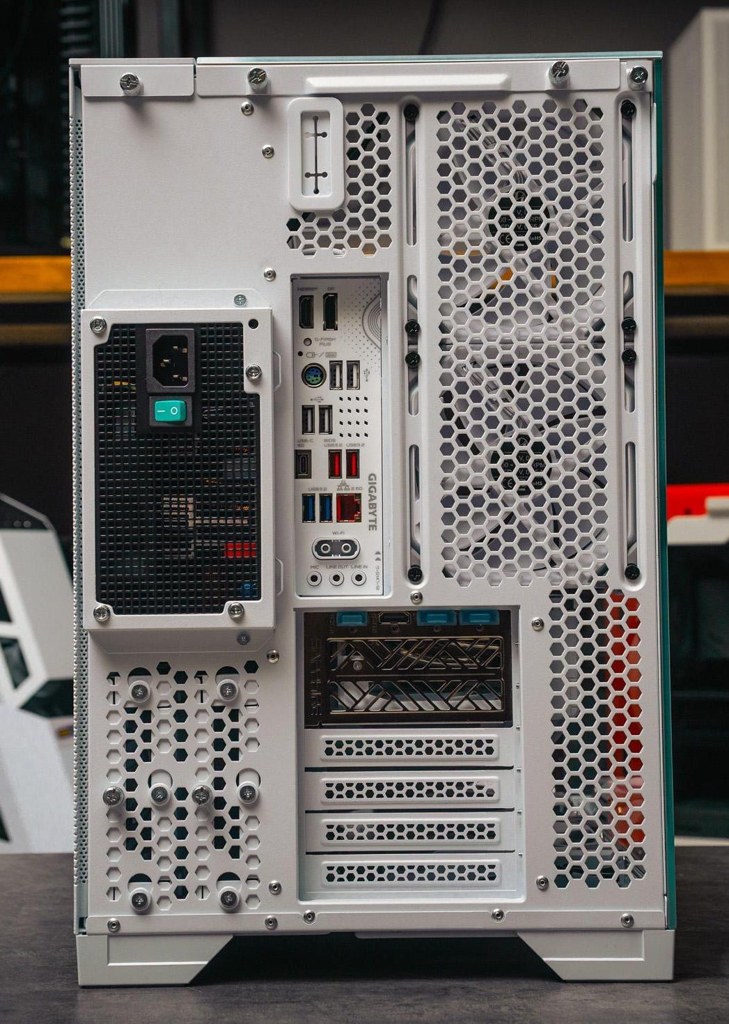 Компьютер в корпусе LIAN LI O11 Vision / 9800X3D / RX 9070XT / TH360 V2 Ultra