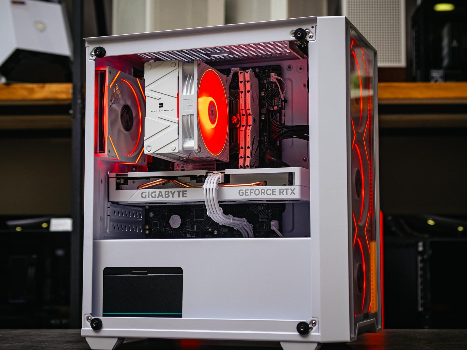 Игровой компьютер SNOW в корпусе Ginzzu CL520 White  на Intel core i5 12400F и RTX 4060