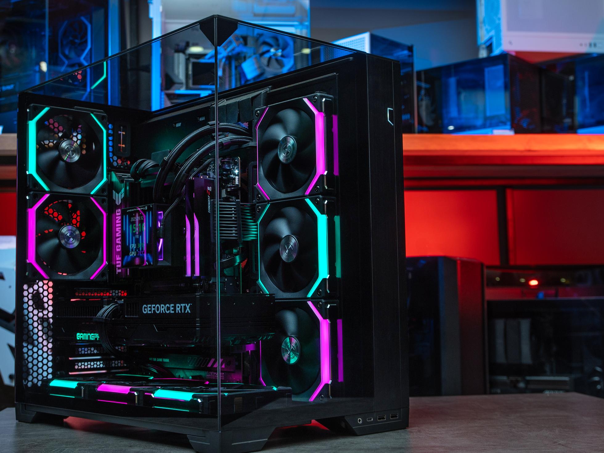 Компьютер в корпусе LIAN LI O11 Vision / 9800X3D / RTX 5080