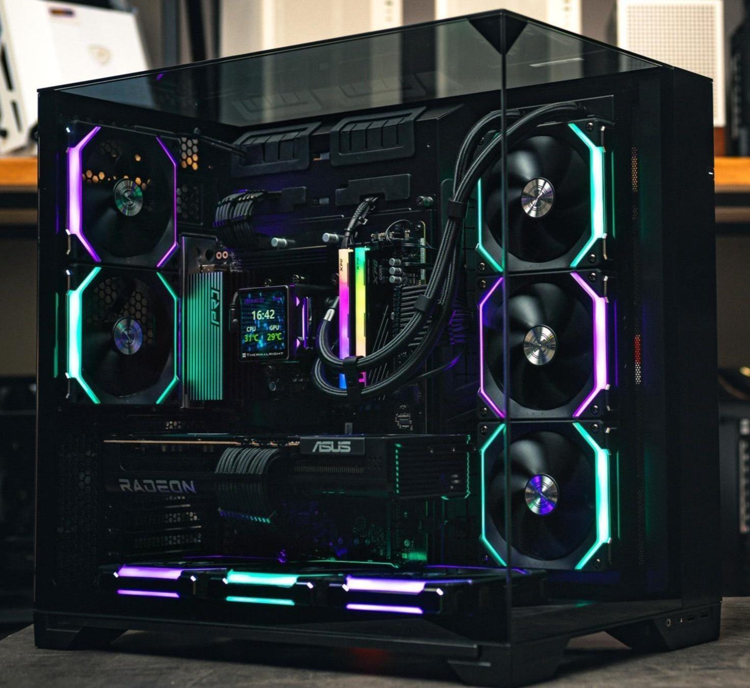 Компьютер в корпусе LIAN LI O11 Vision / 9800X3D / RX 9070XT