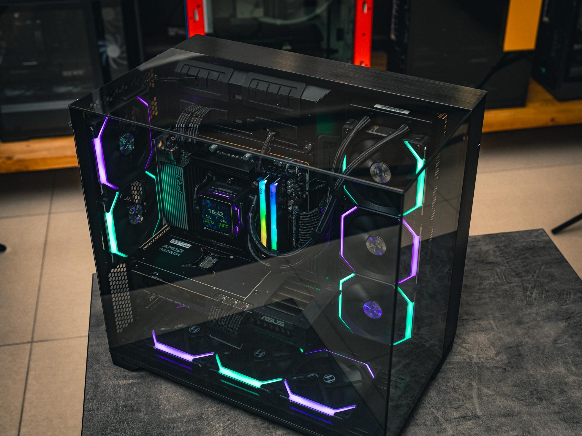 Компьютер в корпусе LIAN LI O11 Vision / 9800X3D / RX 9070XT / TH360 V2 Ultra