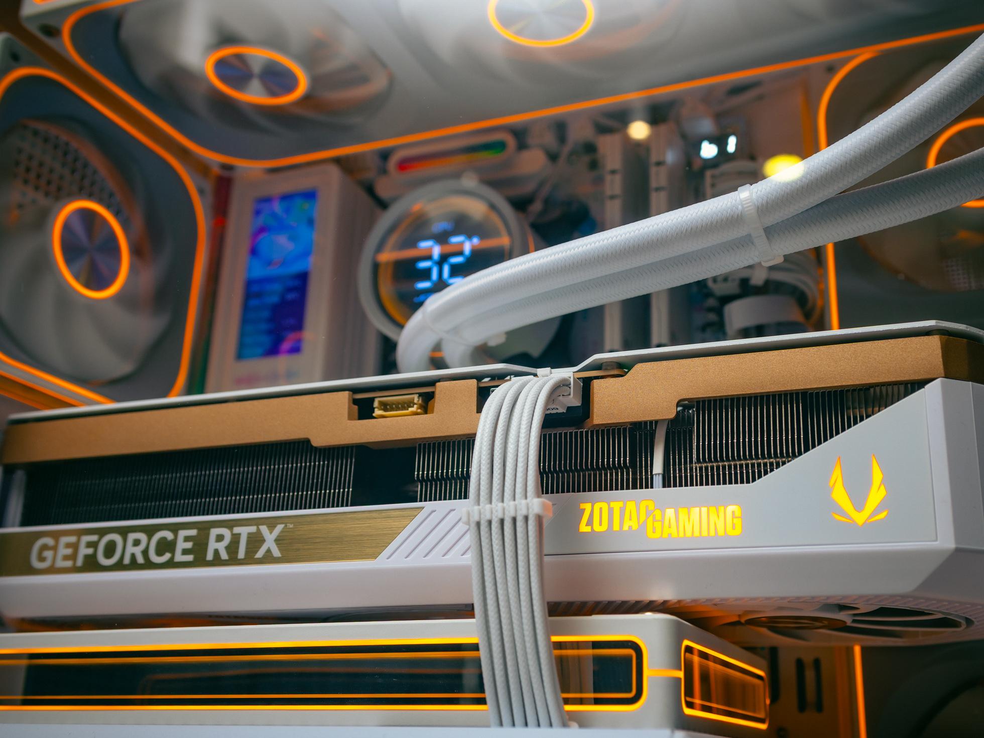 Компьютер в корпусеThermaltake The Tower 600 Snow  / 14700 / RTX 5080