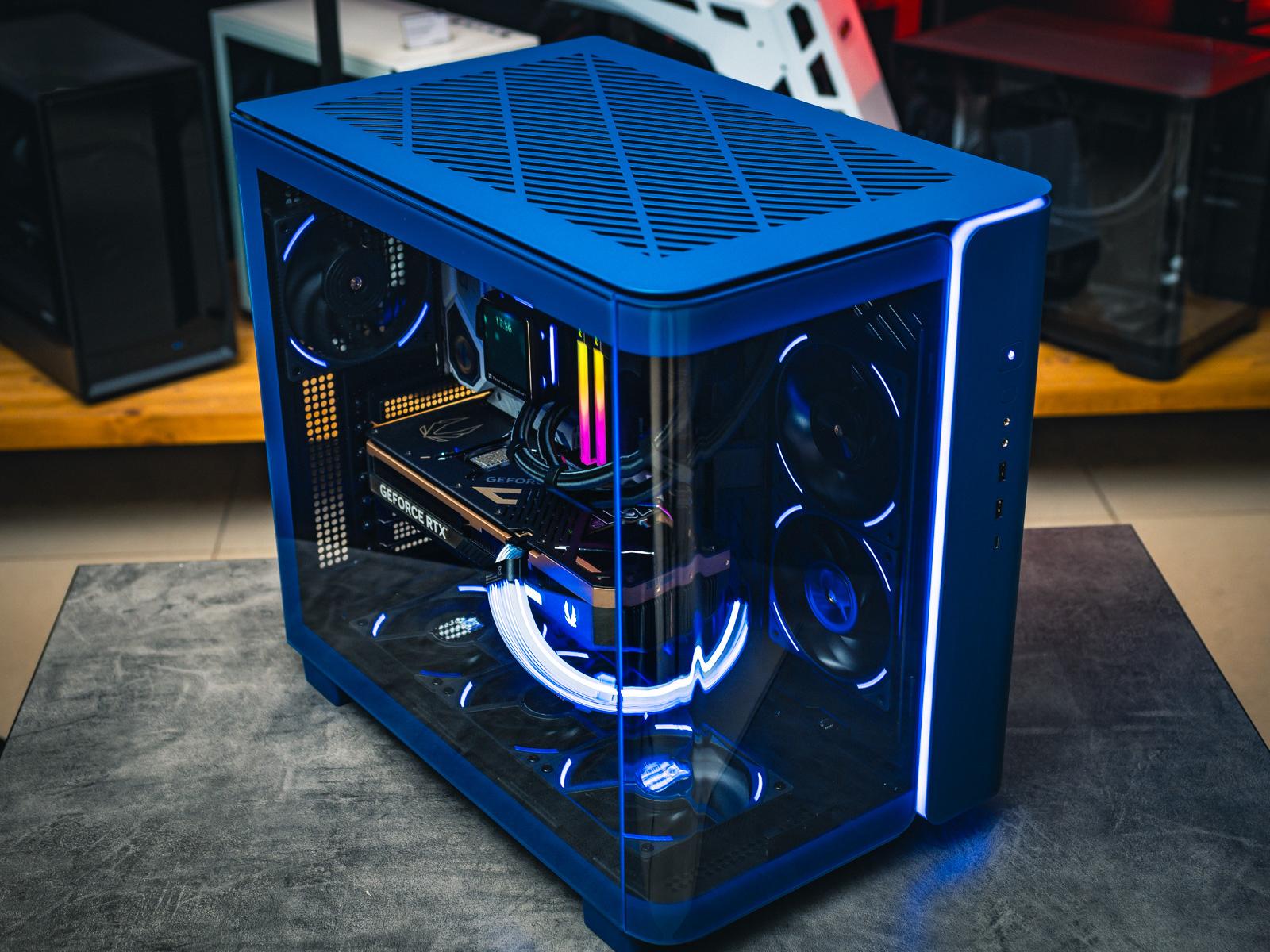 Мощный игровой компьютер в корпусе MONTECH KING 95 в стилистике SONIC 