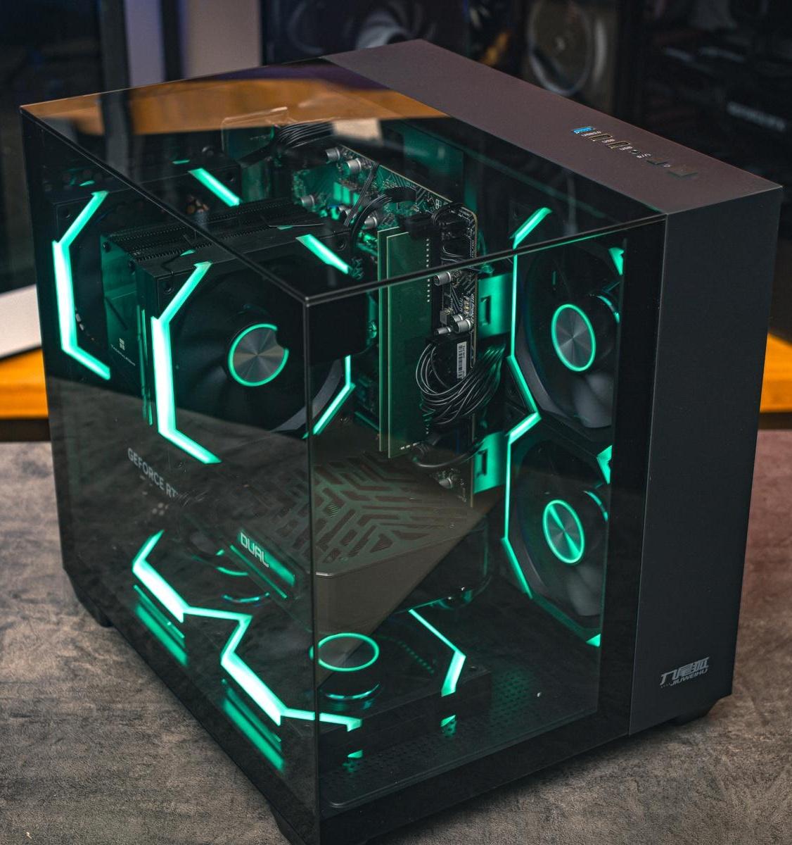 Мощный игровой компьютер в корпусе AOC CG389 Black  на базе процессора Intel core i5 14400f + RTX 5060