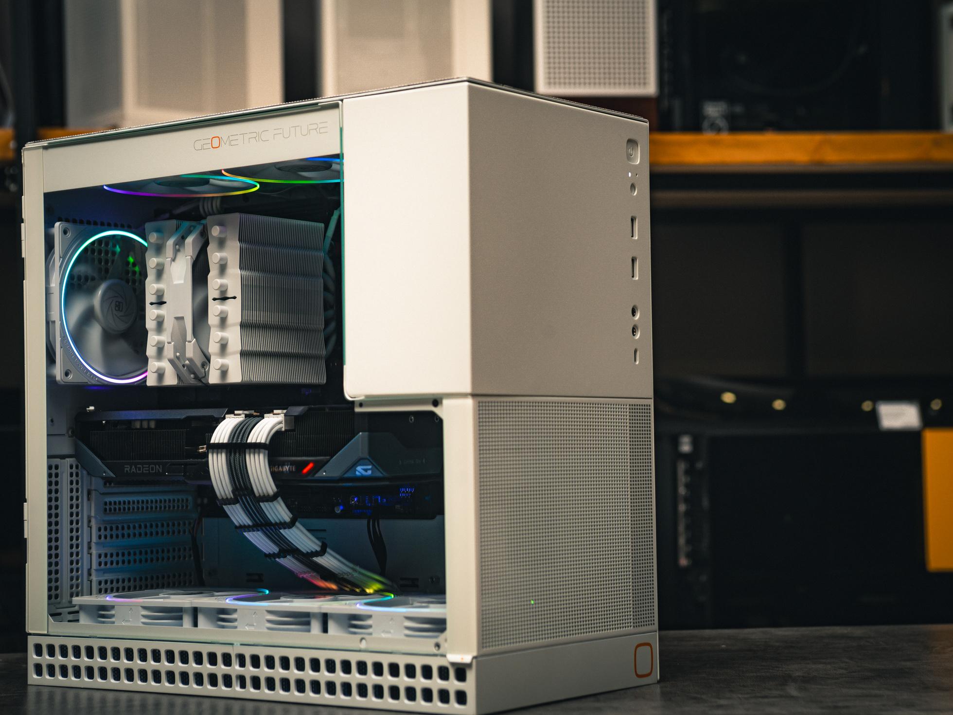 Компьютер в корпуGeometric Future Model 4 King Arthur  / 9600X / RX 9070XT