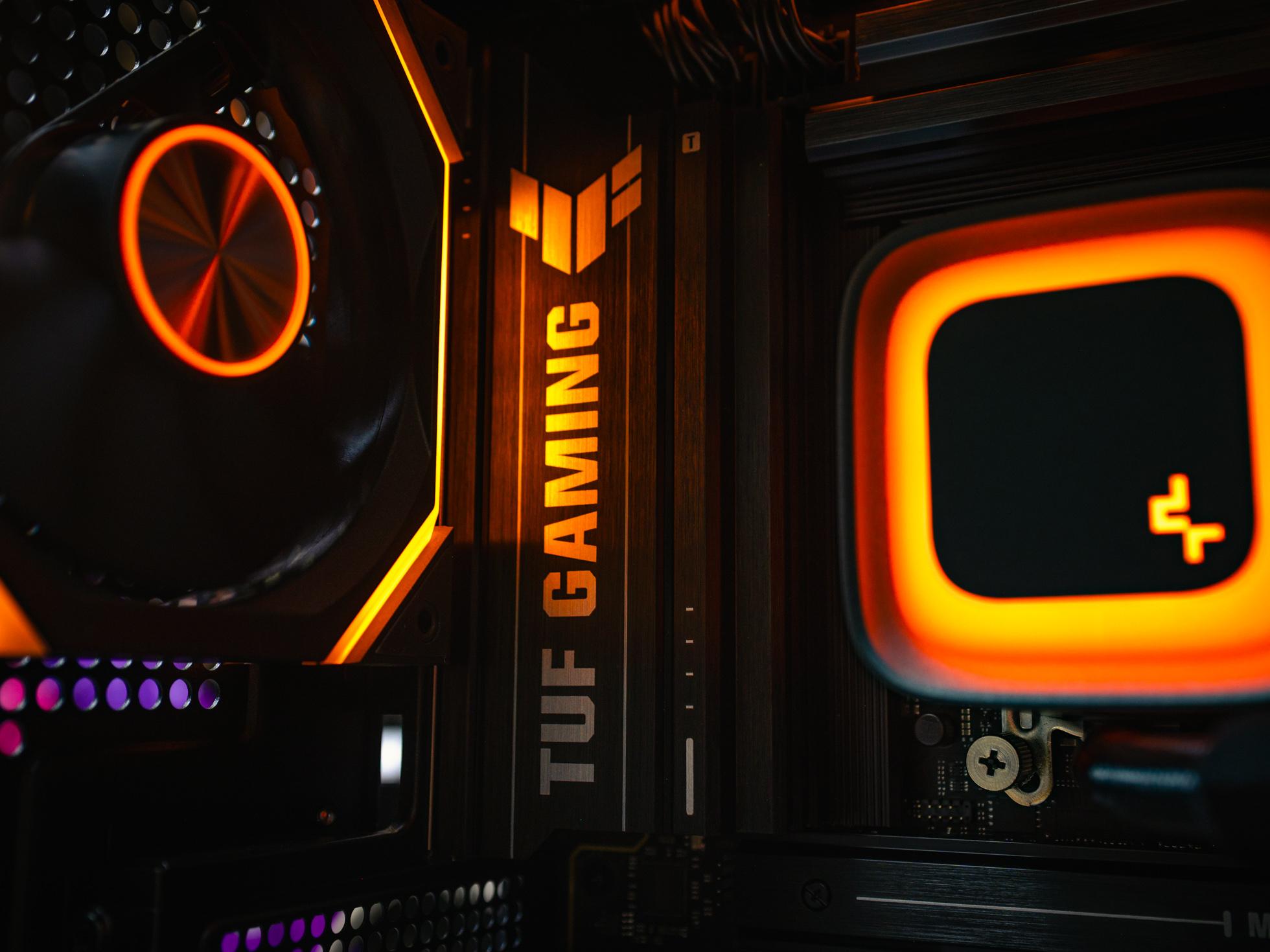 Компьютер в корпусе LIAN LI O11 Vision / 9800X3D / RX 9070XT