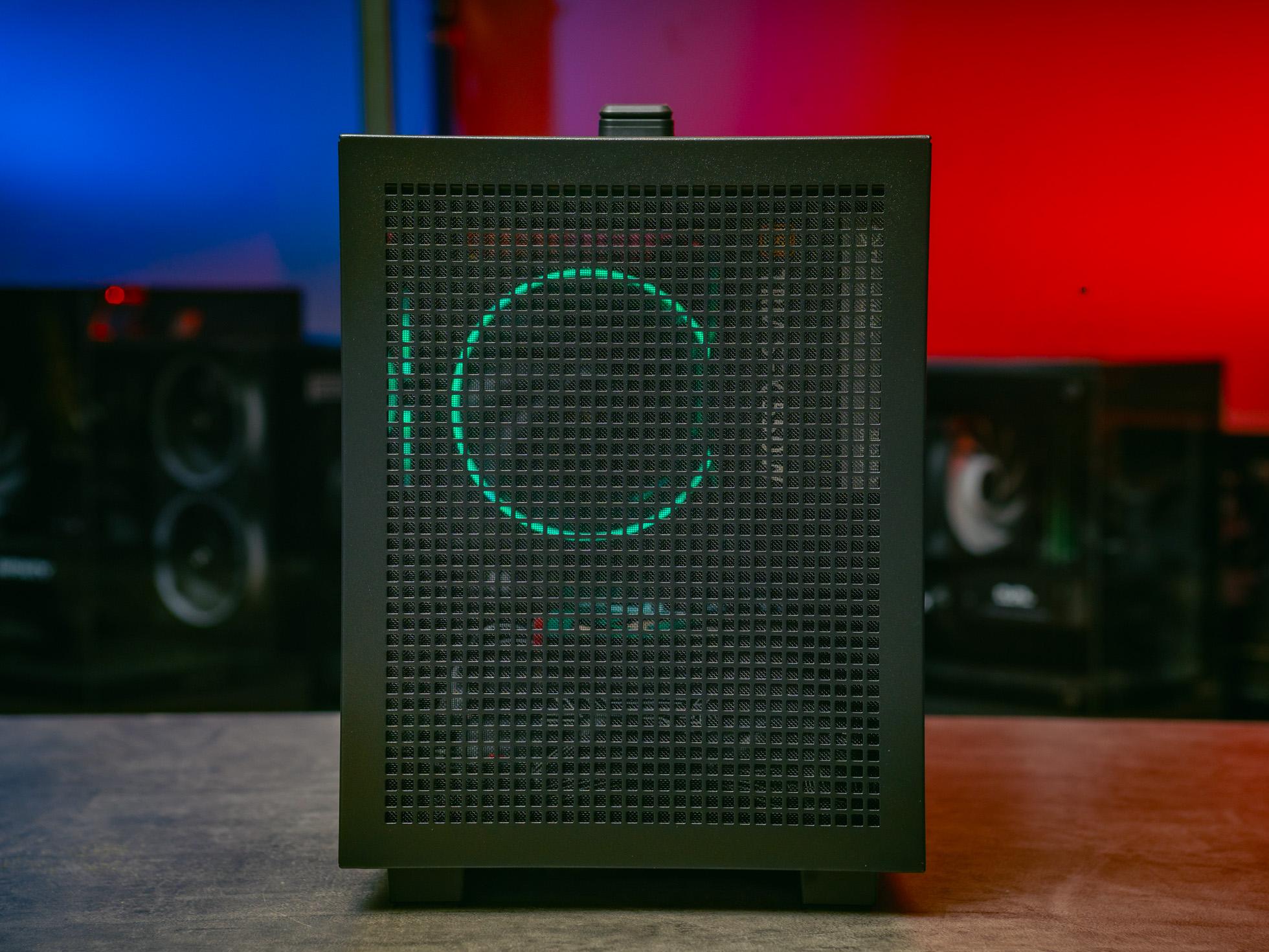 Мини игровой компьютер в корпусе DeepCool CH160 Black  на базе процессора Ryzen 5500 и с видеокартой RTX 4060