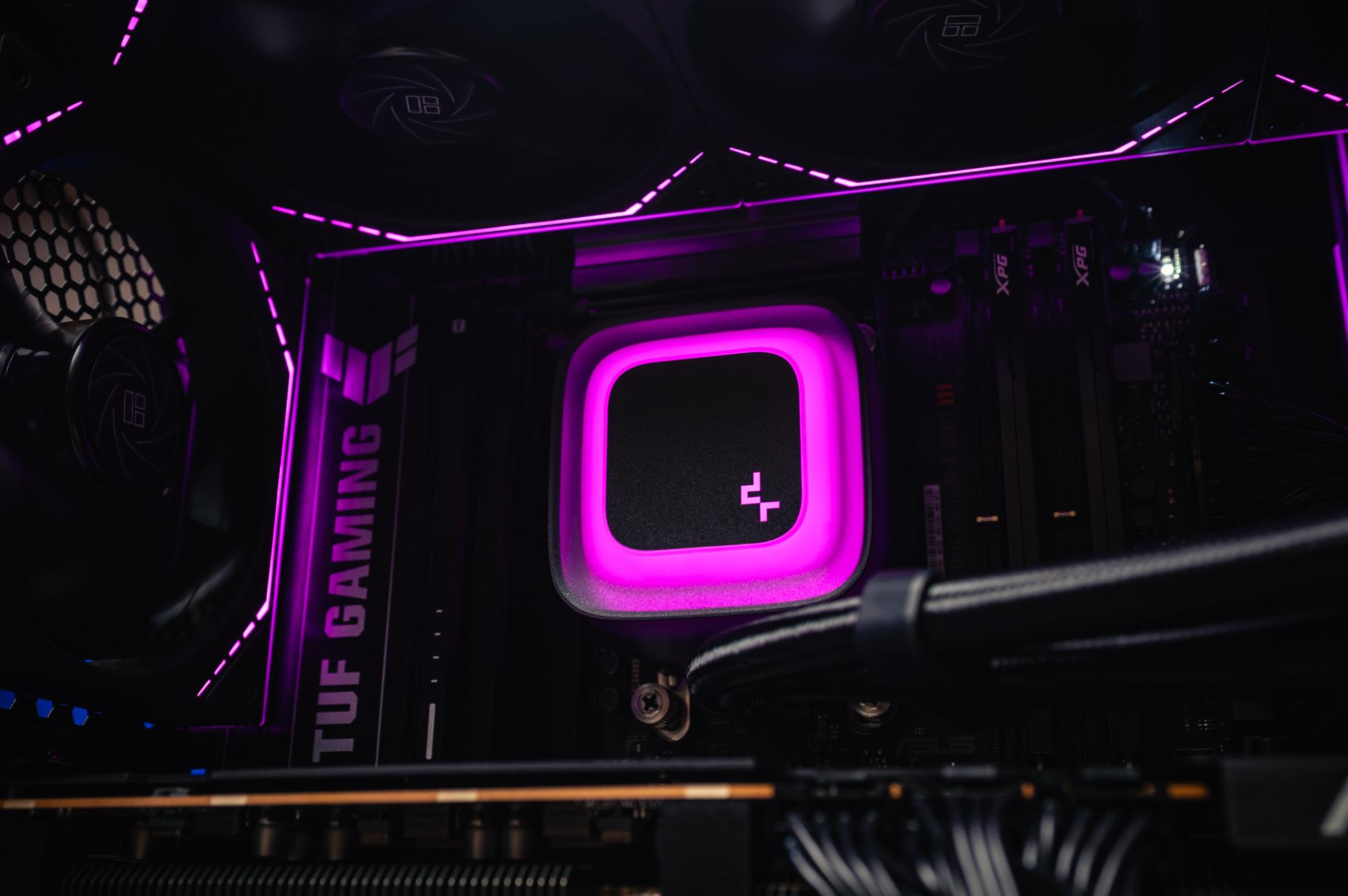  рпусе AOC CG389 Black  на базе процессора Ryzen 5 7500F + RTX 5070