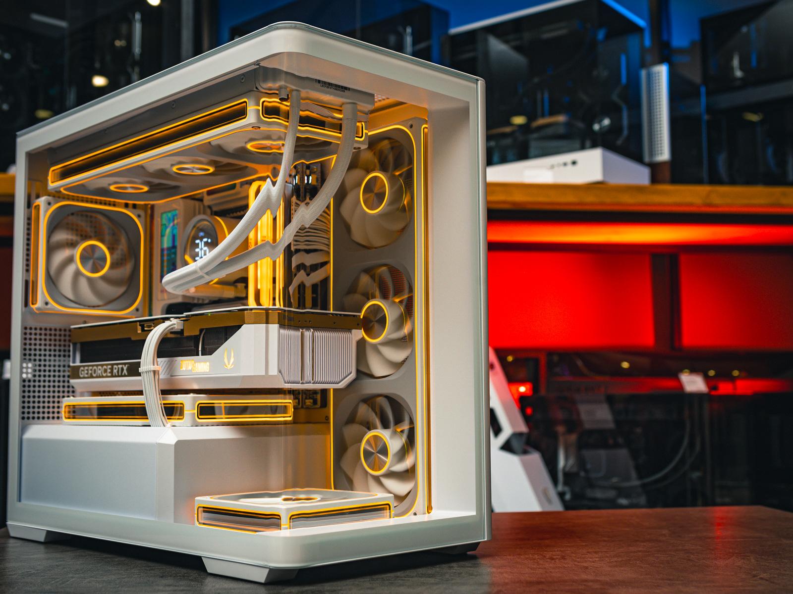 Компьютер в корпусеThermaltake The Tower 600 Snow  / 14700 / RTX 5080