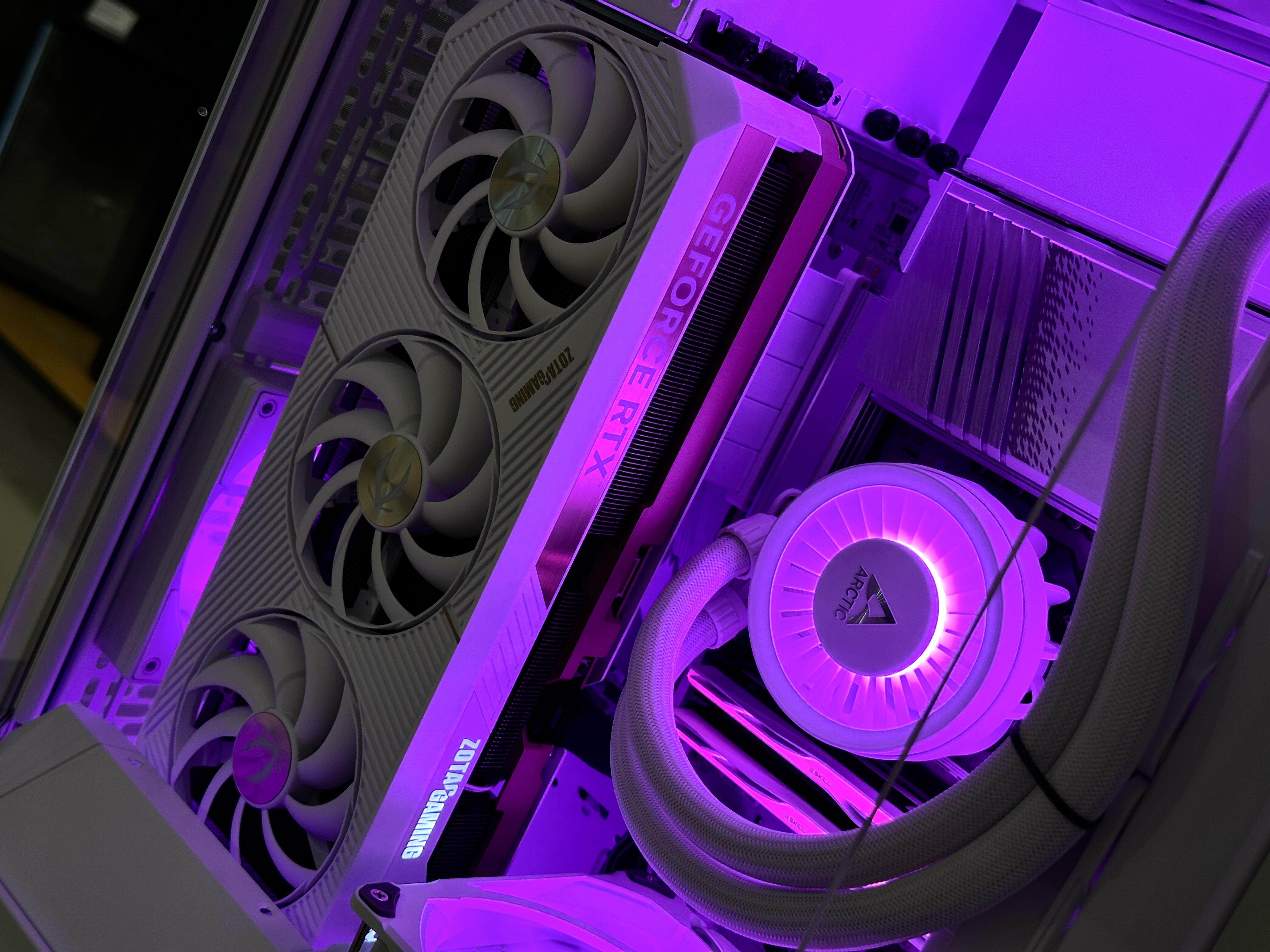 Компьютер в корпусеThermaltake The Tower 600 Snow  / 14700 / RTX 5080