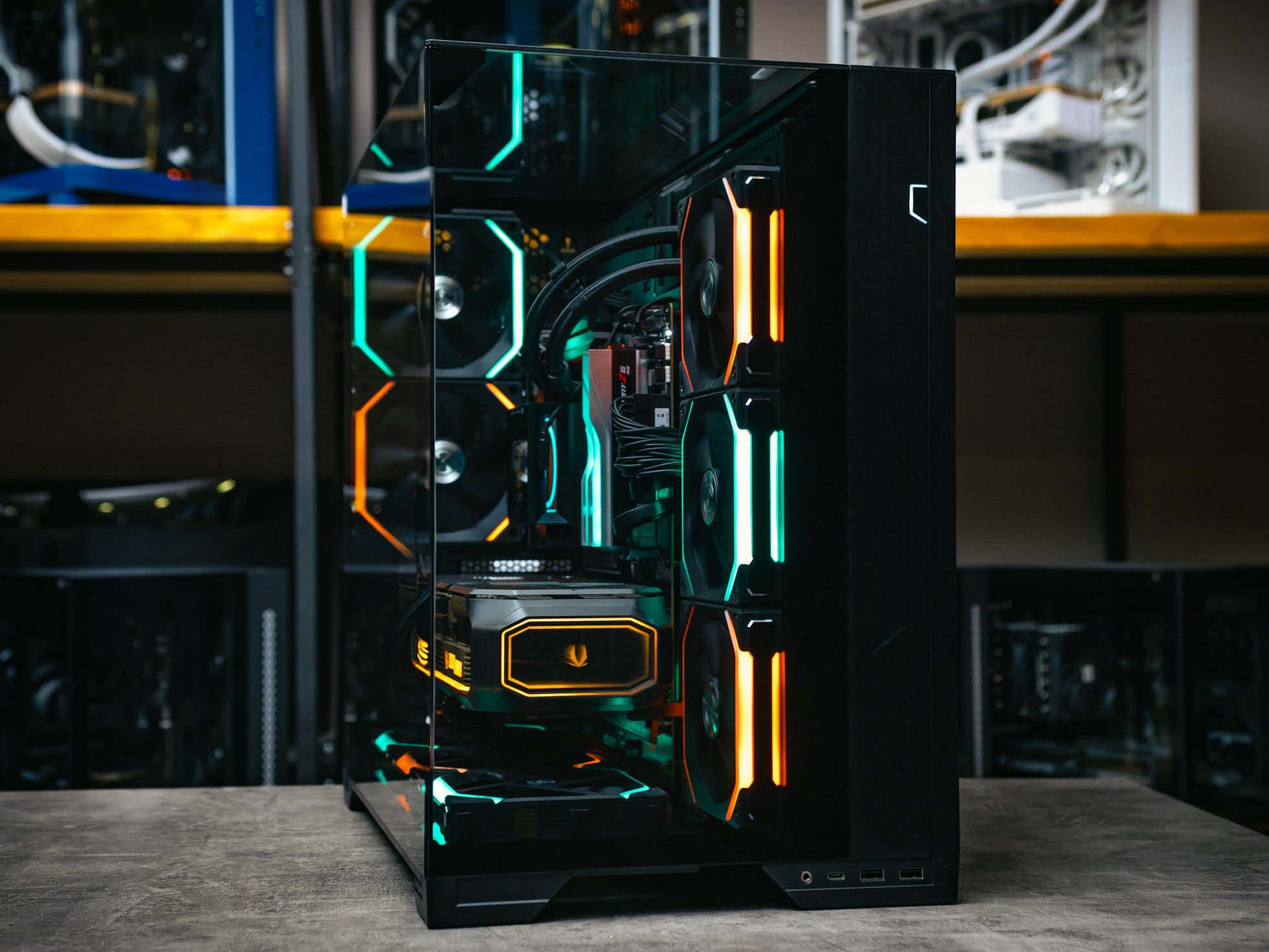 Компьютер в корпусе LIAN LI O11 Vision / 9800X3D / RTX 5080