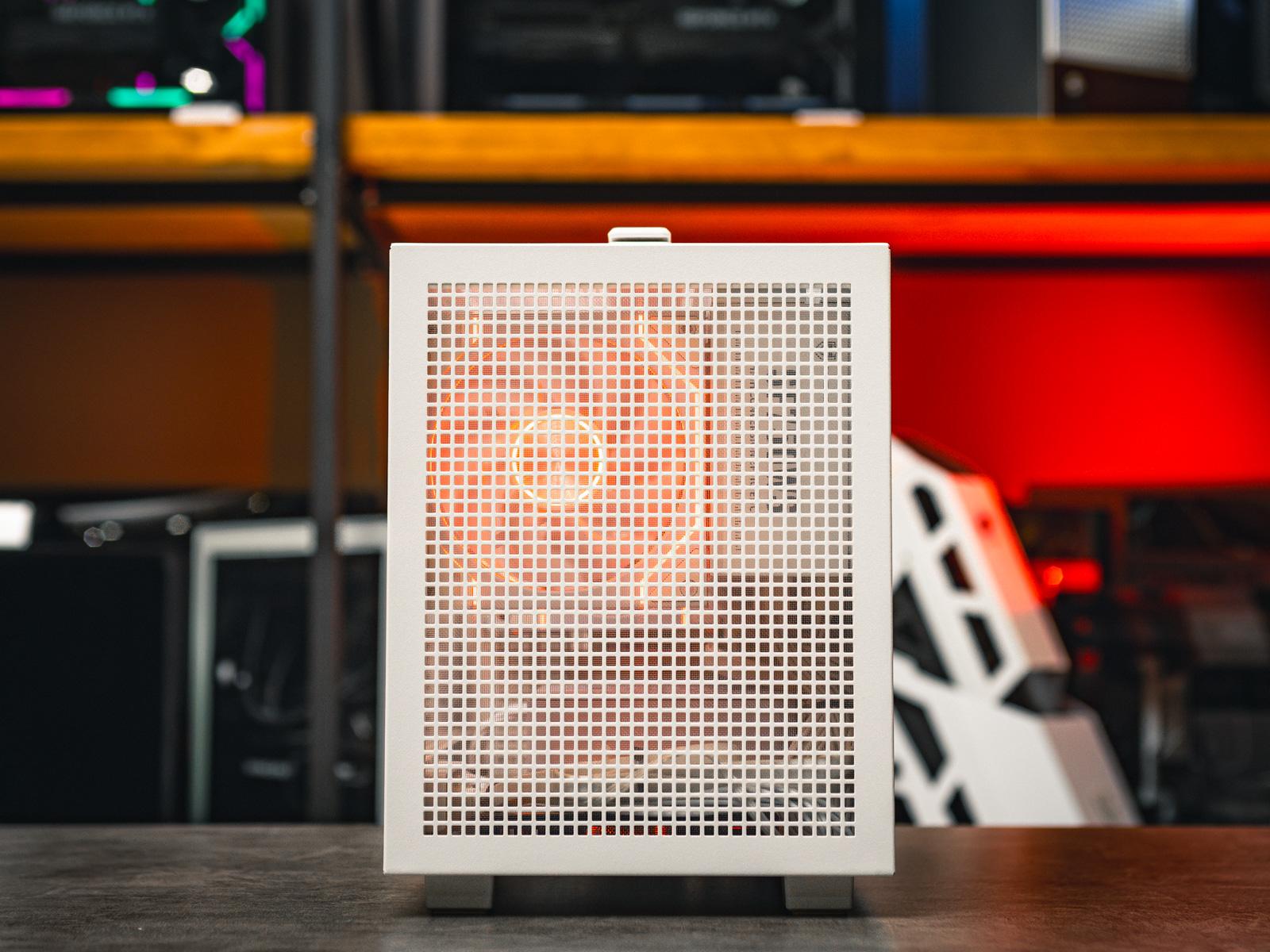 Мини игровой компьютер в корпусе DeepCool CH160 Black  на базе процессора Ryzen 5500 и с видеокартой RTX 4060