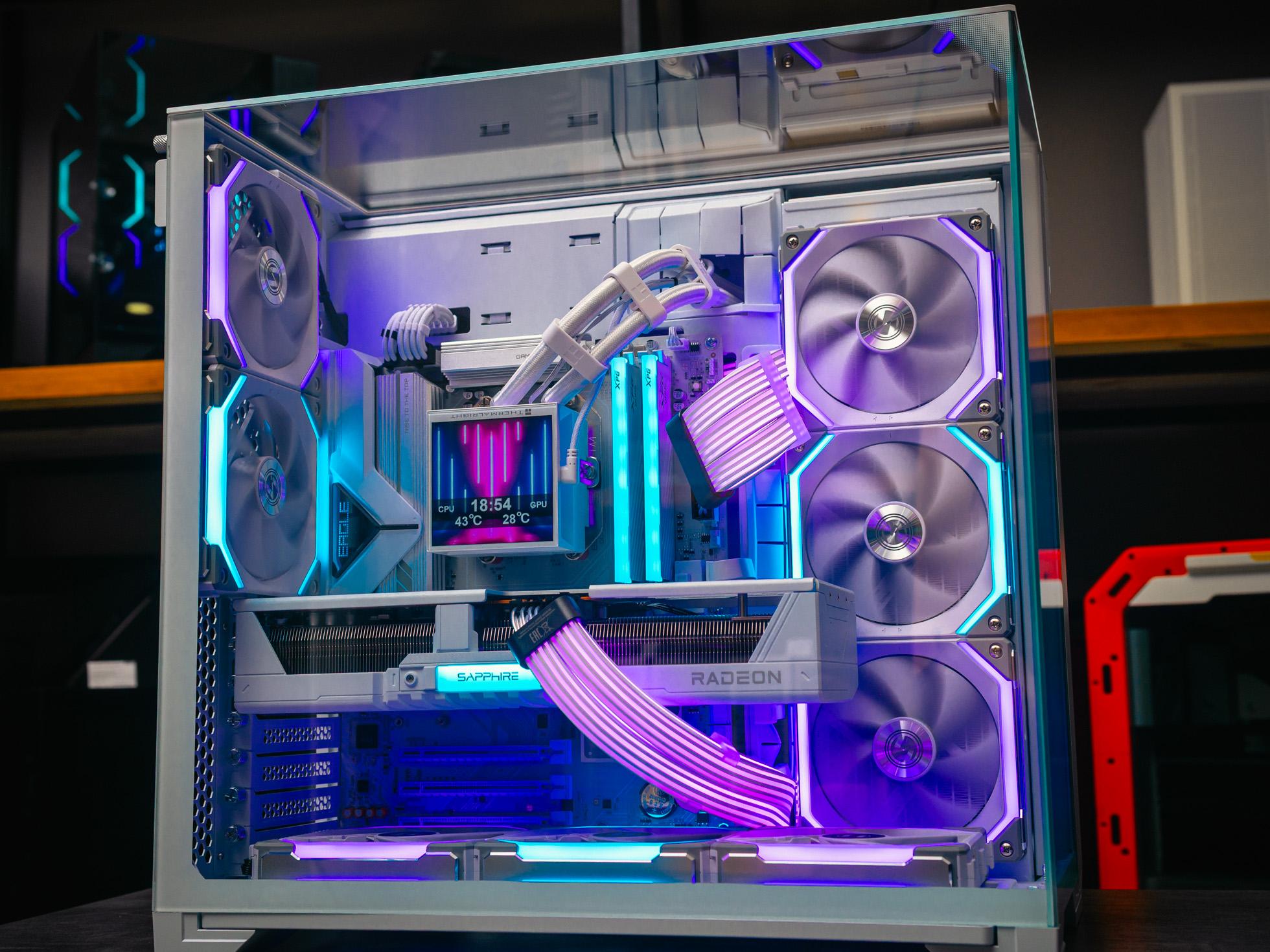 Компьютер в корпусе LIAN LI O11 Vision / 9800X3D / RX 9070XT