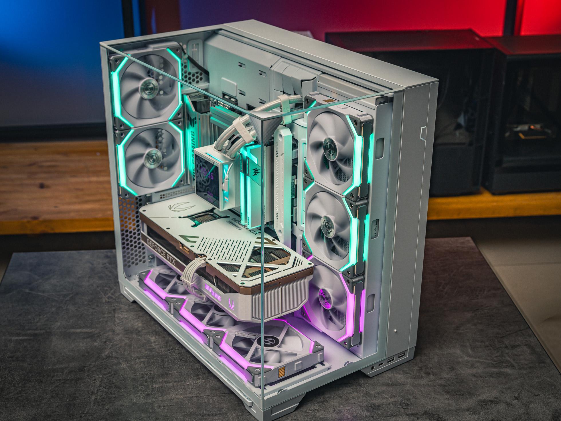 Компьютер в корпусе LIAN LI O11 Vision / 9800X3D / RX 9070XT