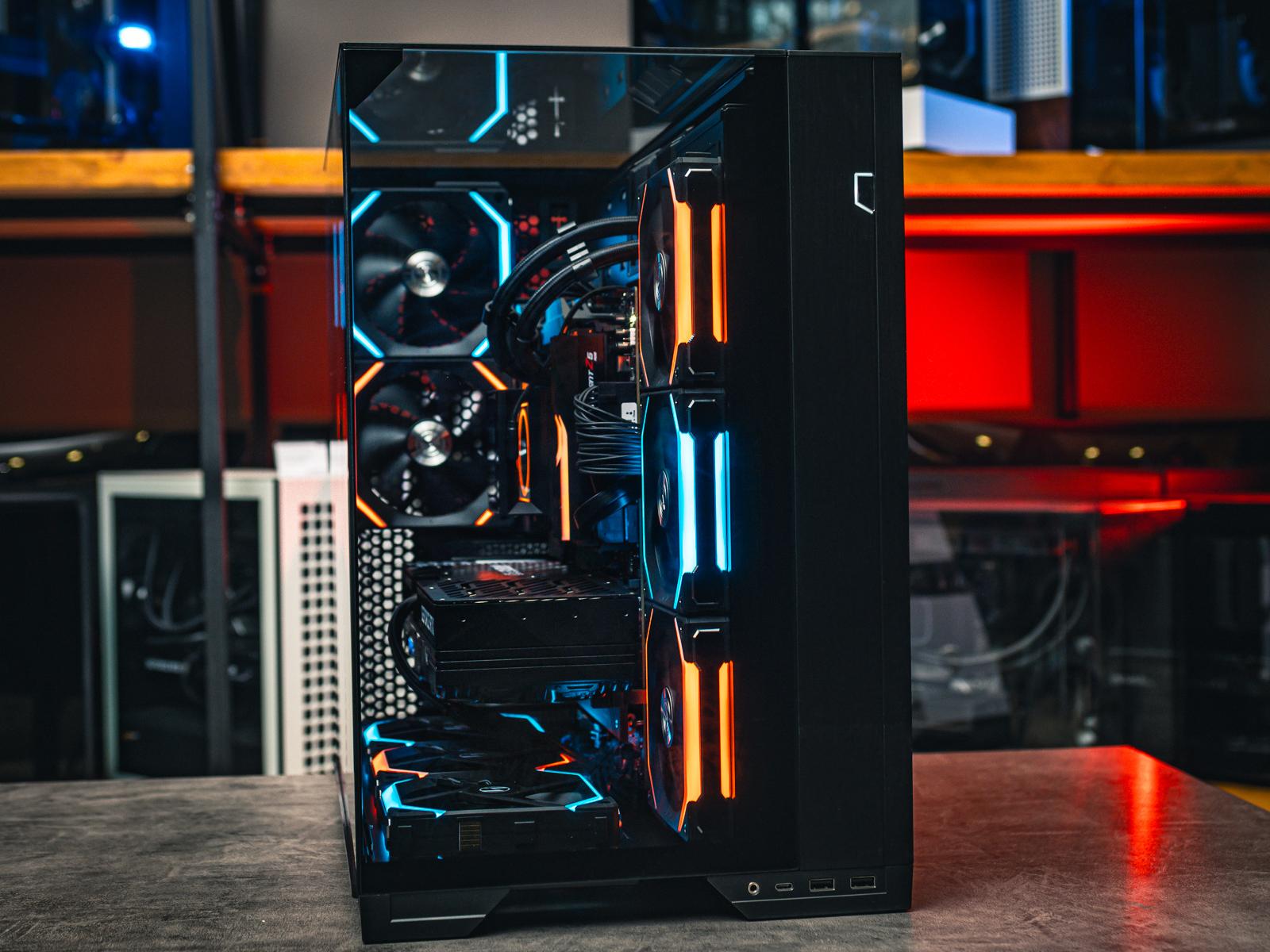 Компьютер в корпусе LIAN LI O11 Vision / 9800X3D / RTX 5080