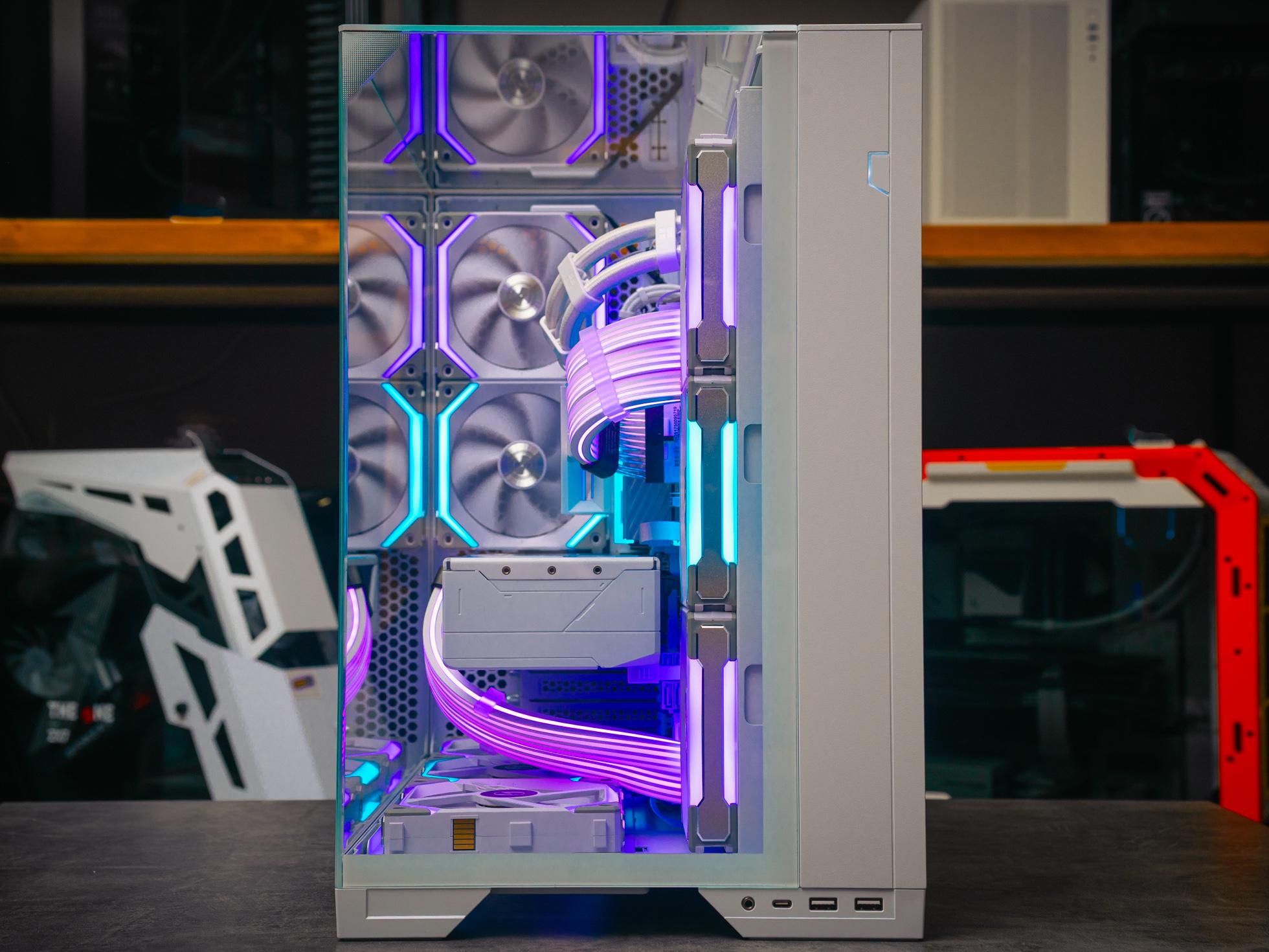 Компьютер в корпусе LIAN LI O11 Vision / 9800X3D / RX 9070XT / TH360 V2 Ultra