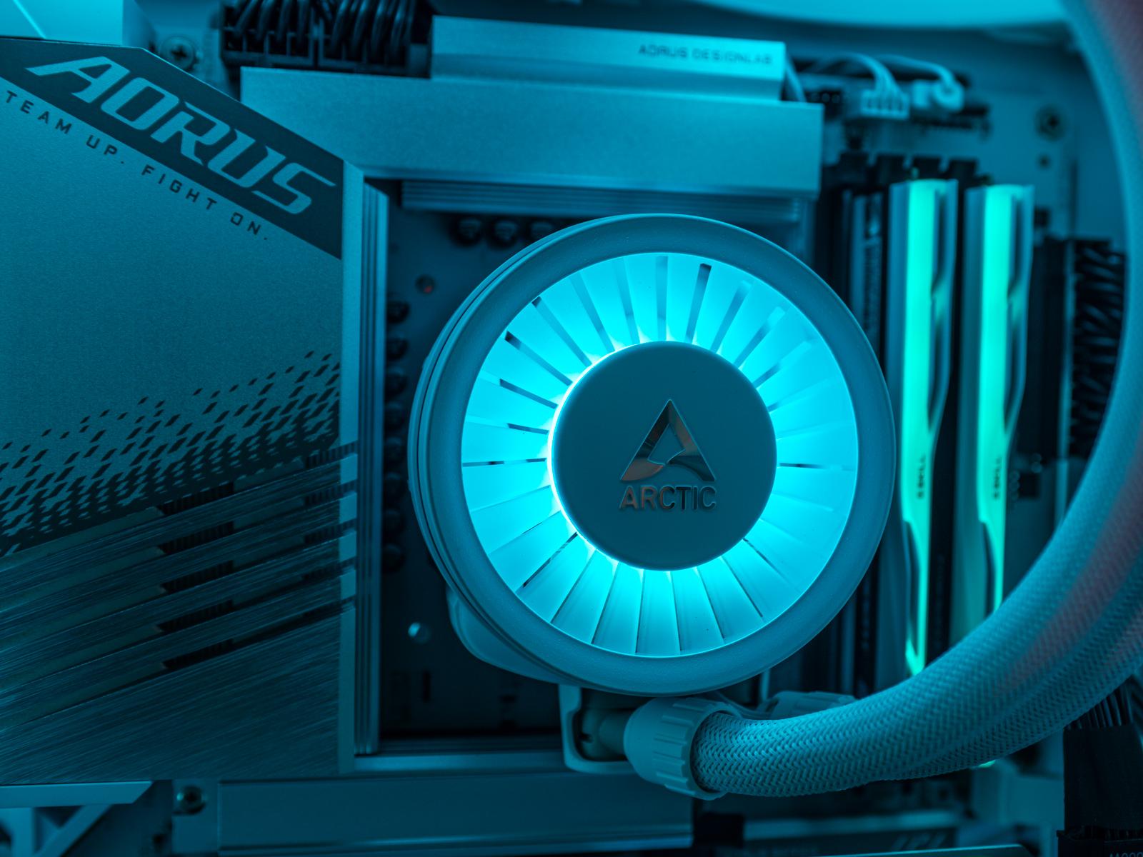 Компьютер в корпусеThermaltake The Tower 600 Snow  / 14700 / RTX 5080