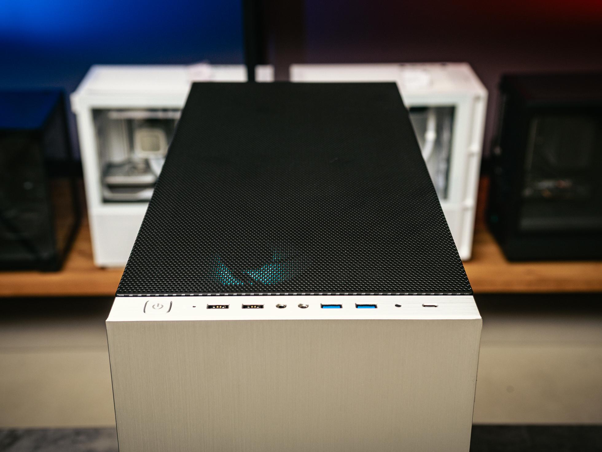 Компьютер в корпусе ZALMAN P30  С Видеокартой RTX 5070 iGame Vulcan